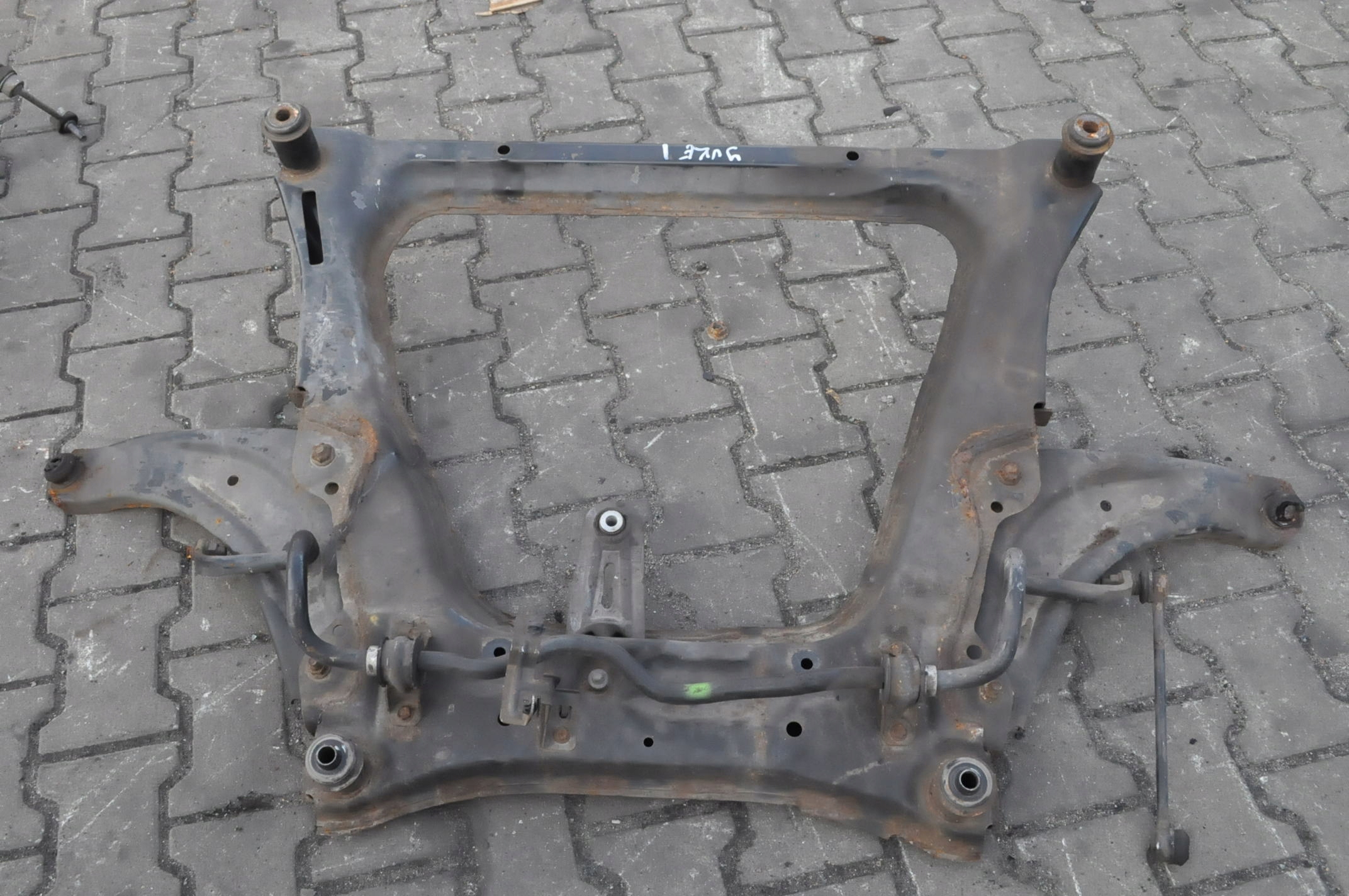 NISSAN JUKE I F15 SANKI ZAWIESZENIA PRZÓD