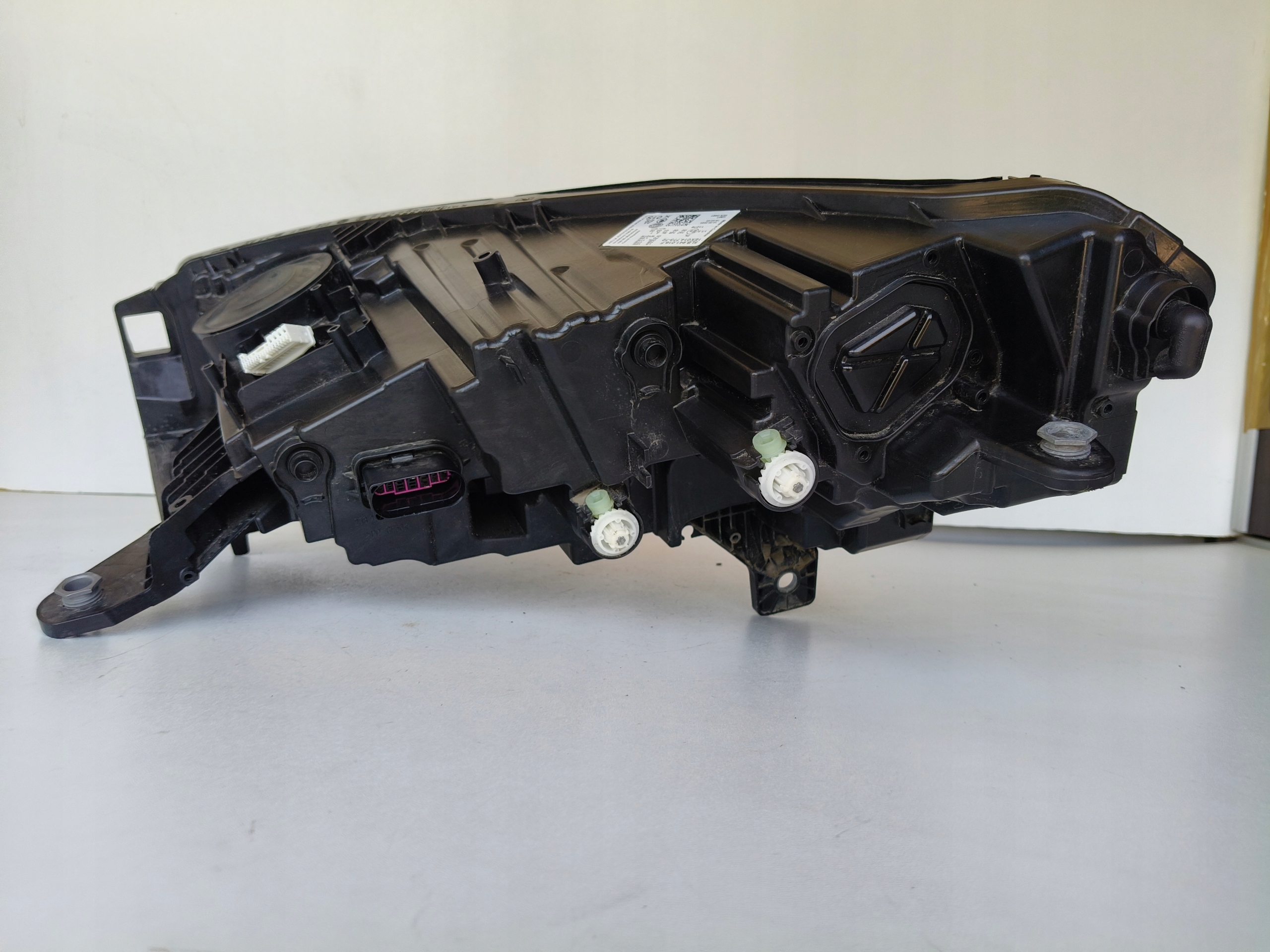 light right REFLEKTOR SKODA ENYAQ 5LA 21- LED
