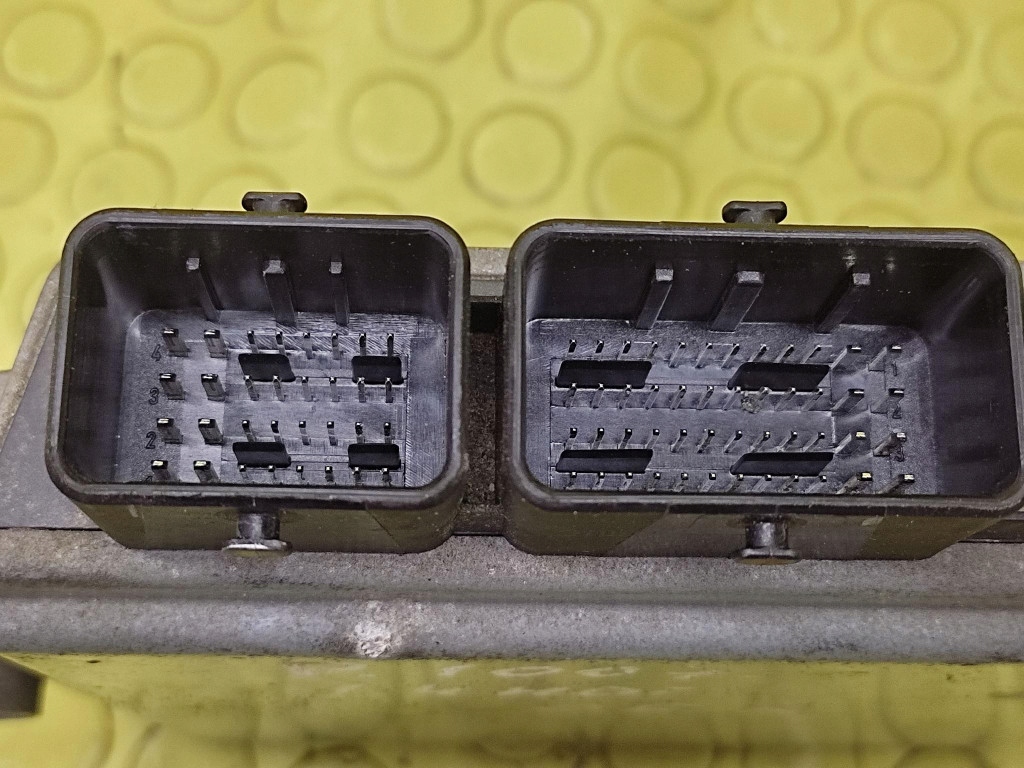 PEUGEOT 1007 1.4 HDI control unit of the engine