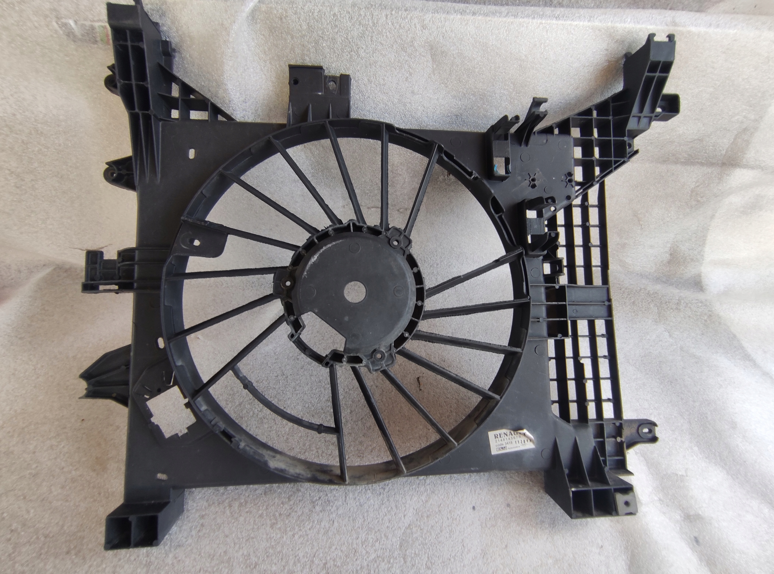 21 48 - ВЕНТИЛЯТОР КОРПУС РАДІАТОРА DUSTER І 214814567R