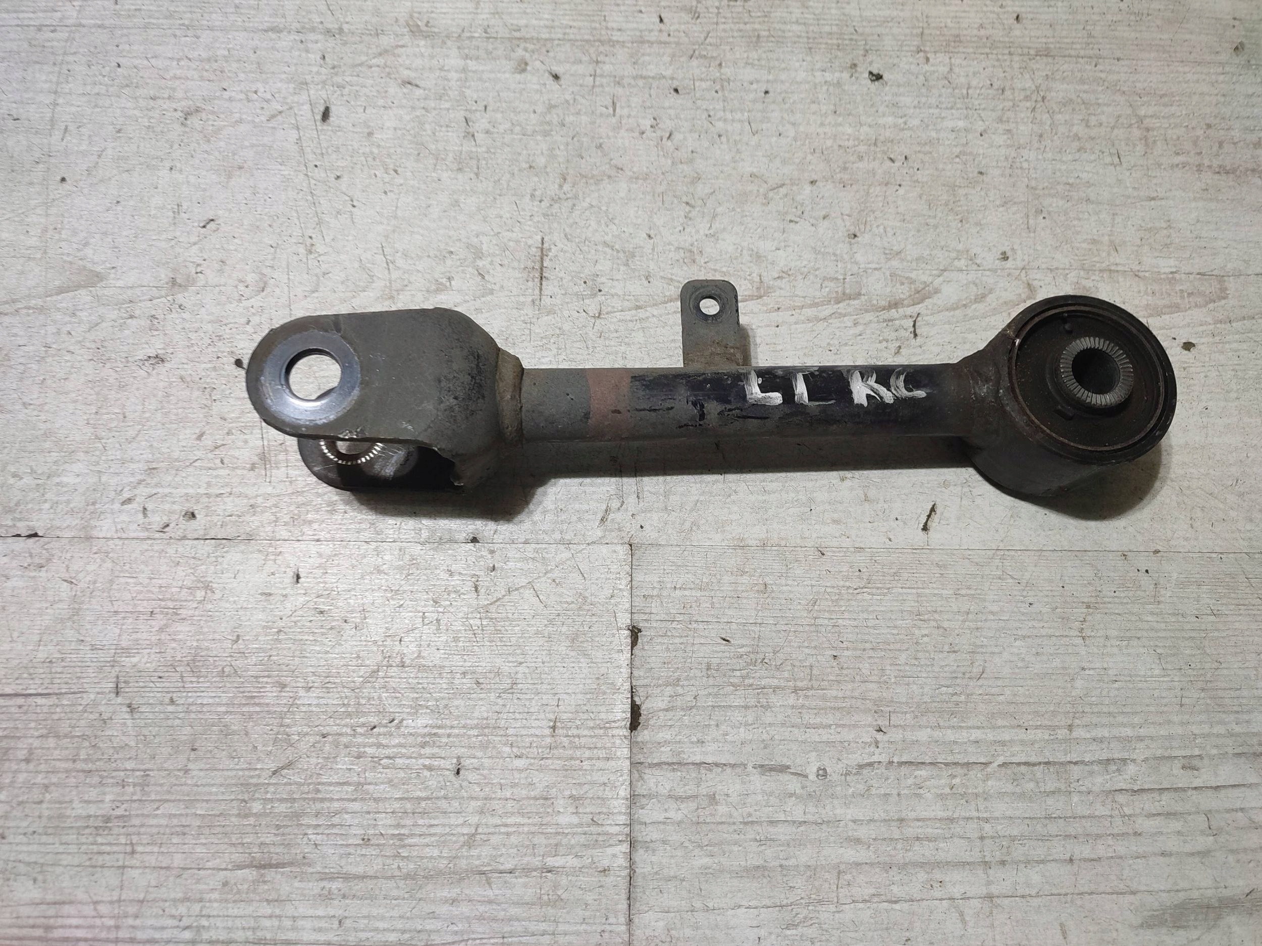 Lexus RC 2019 rear part side left arm rear