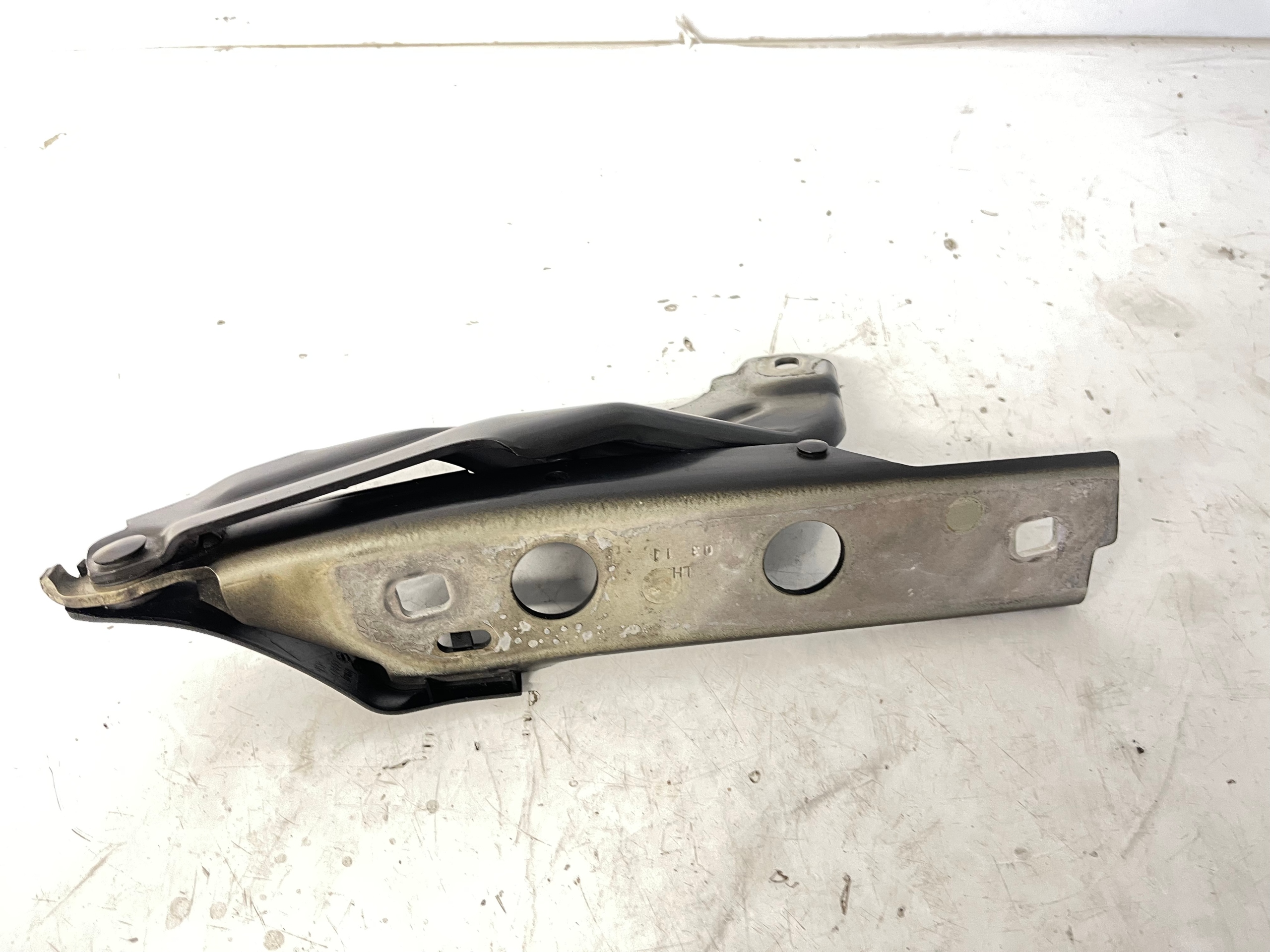 AUDI A6 C7 4G hinge bonnets left 4G8823301C