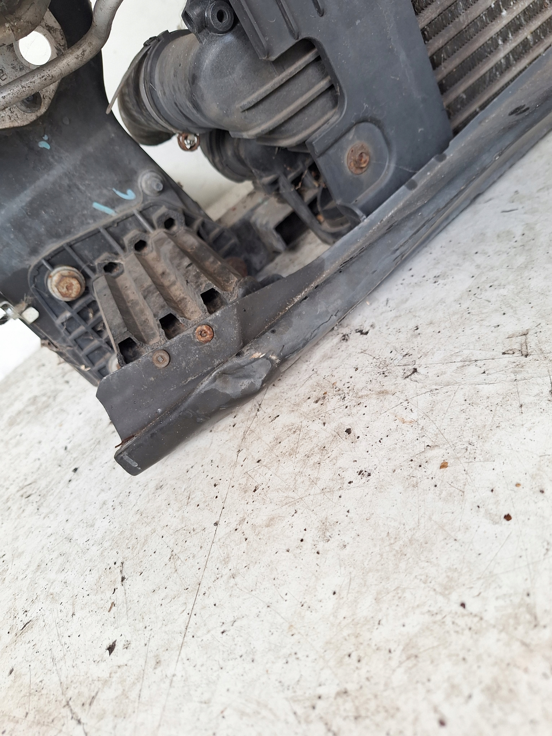 FIAT 500L 12-17 support panel for radiators 1.3 DIESEL