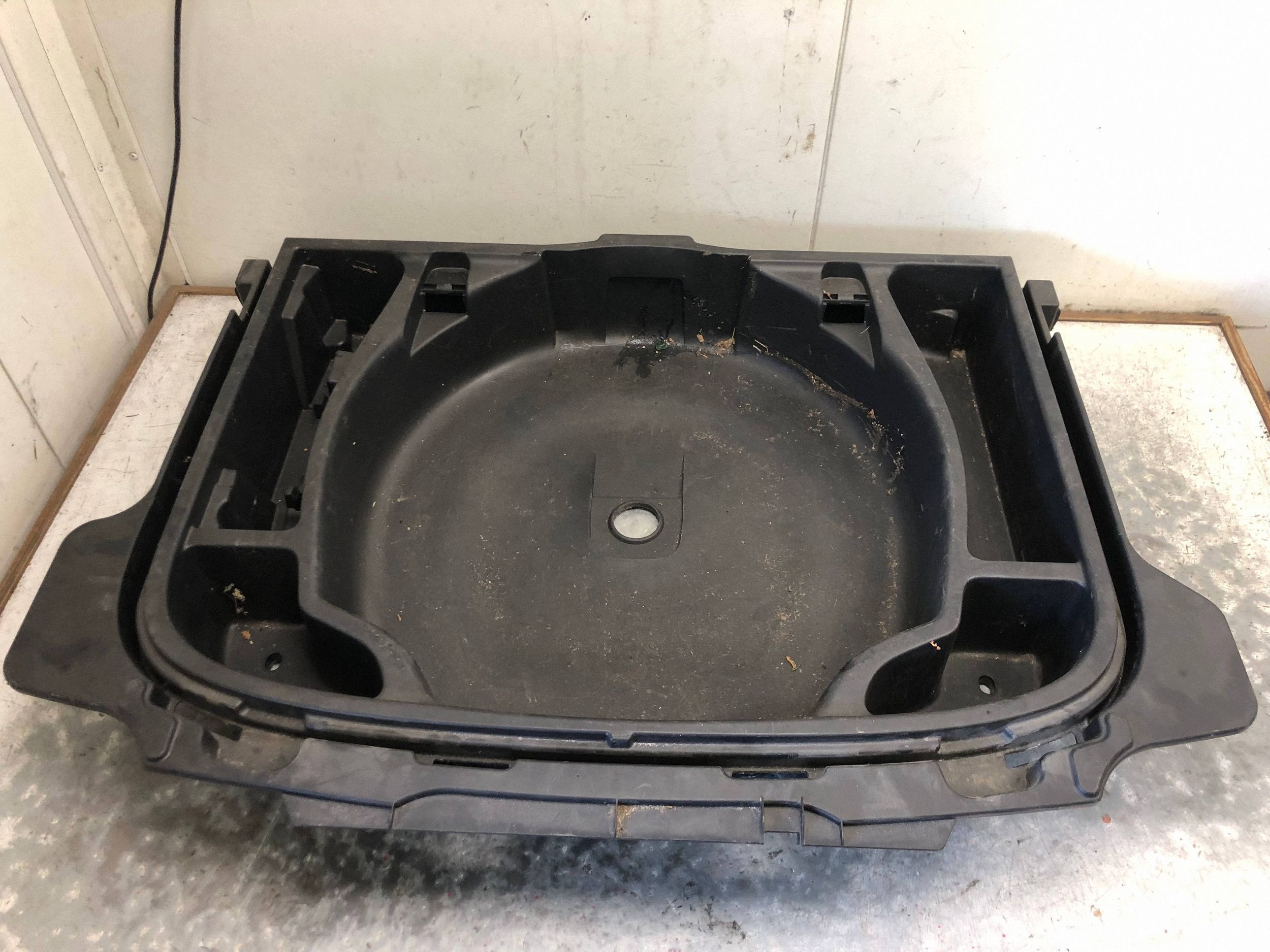 sump boot floor well VOLVO C30 LIFT
