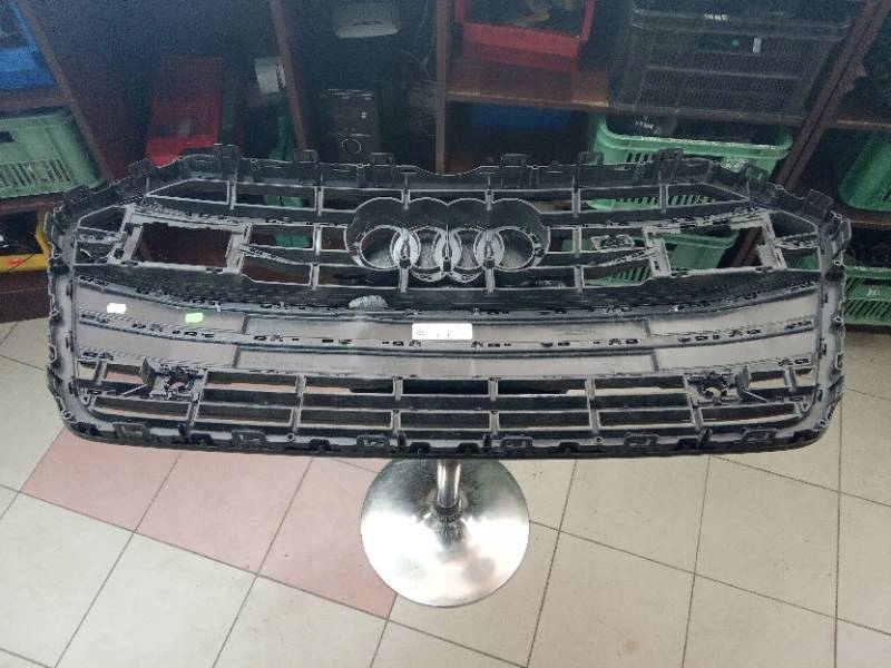 Audi s6 c8 решетка радиатора 4k0853651e