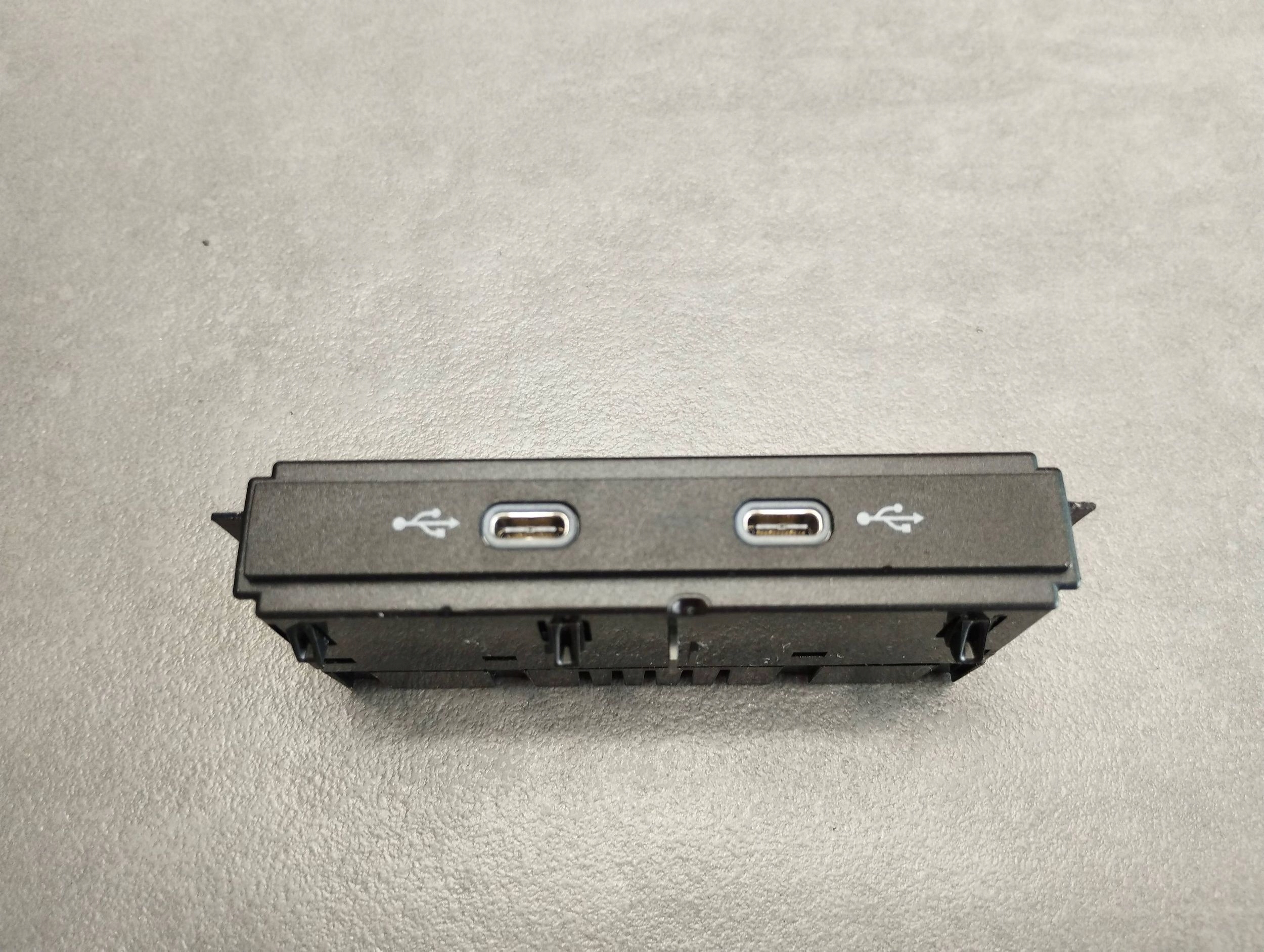 Audi Q4 e-tron Podwojne Adattatore USB 89A035736