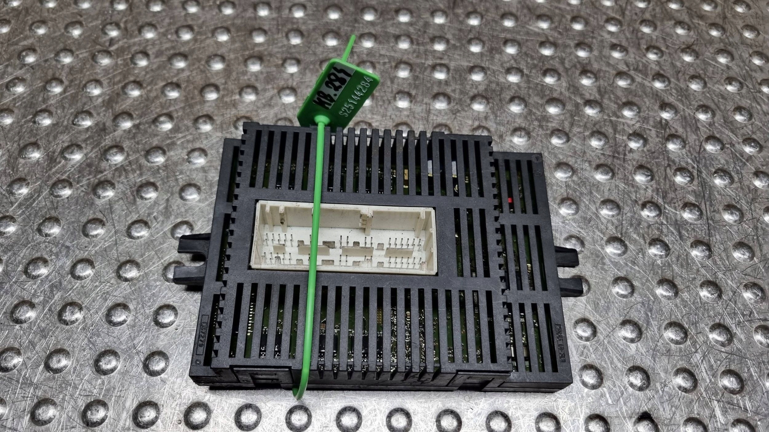 modul řídící jednotka XENON 6936101 BMW E60 E61 E64 E63 E65 E66
