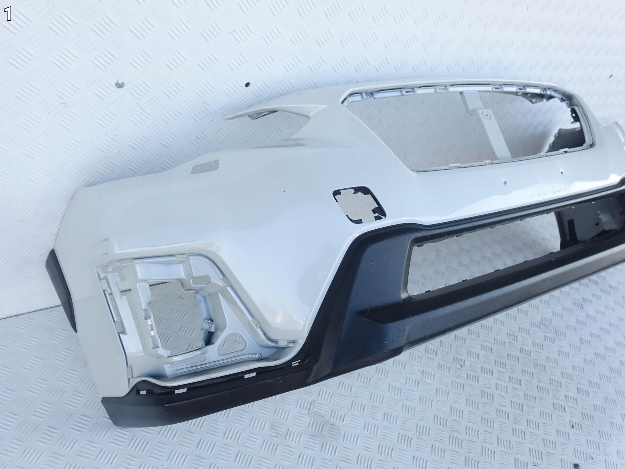 SUBARU XV II CROSSTREK 17-22 bumper grid washer