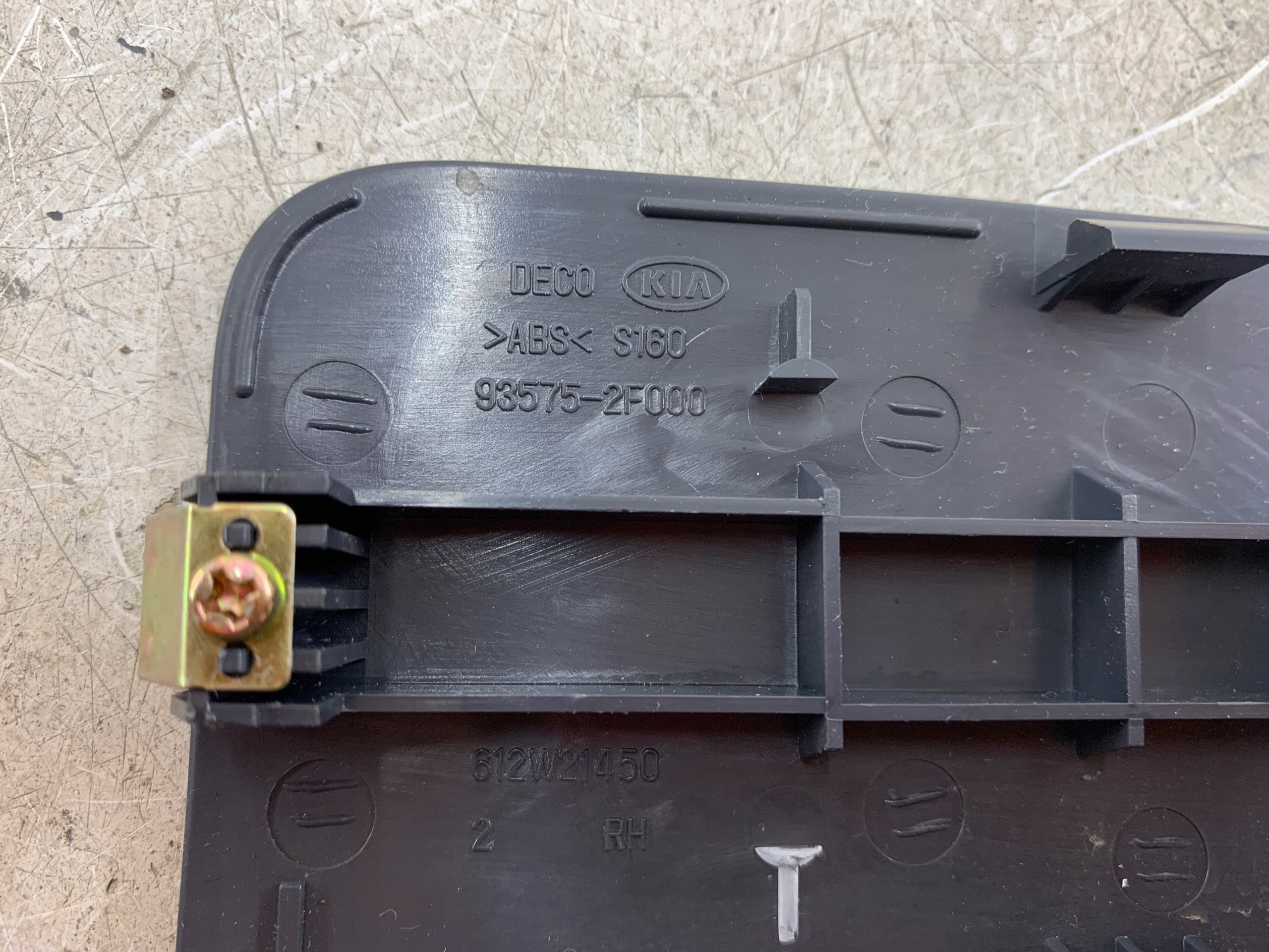 KIA CERATO a PANEL okna pravý předek 93575-2F000