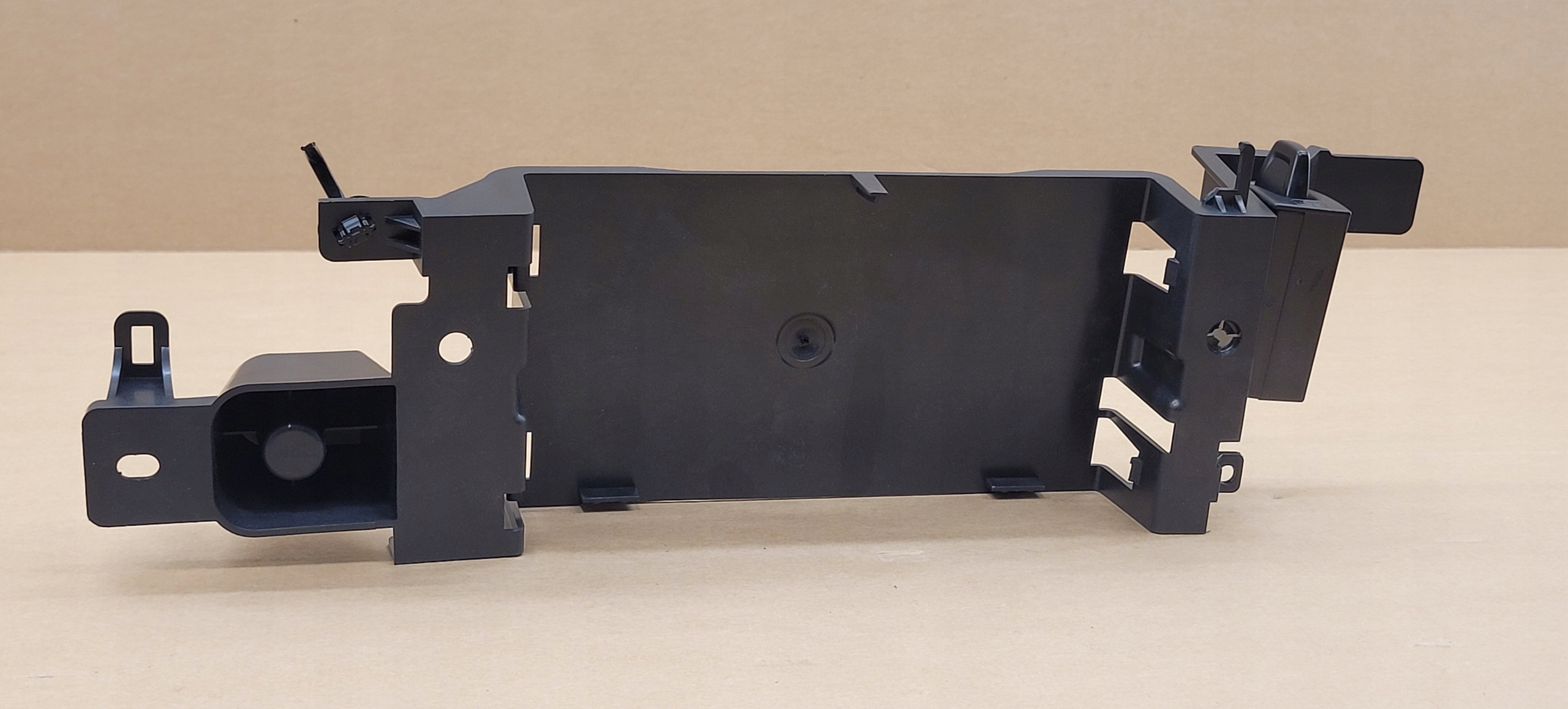 Support plaque MODULU STEROWNIKA LTE VOLVO XC40 2017