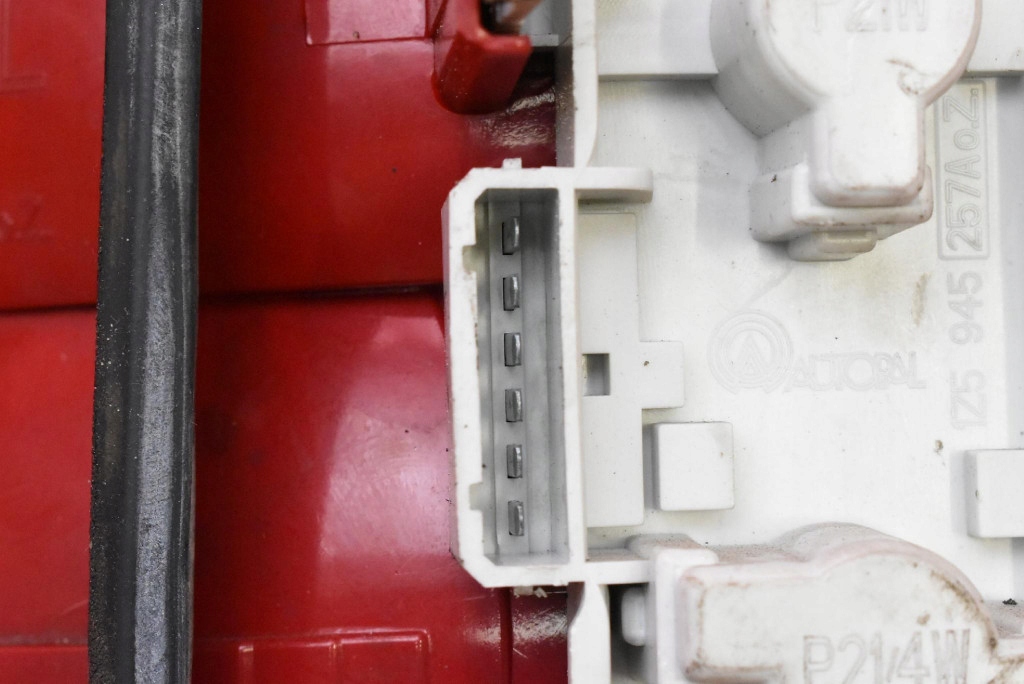 light left rear part rear 1Z5945095A SKODA OCTAVIA 2 II HB 04-08