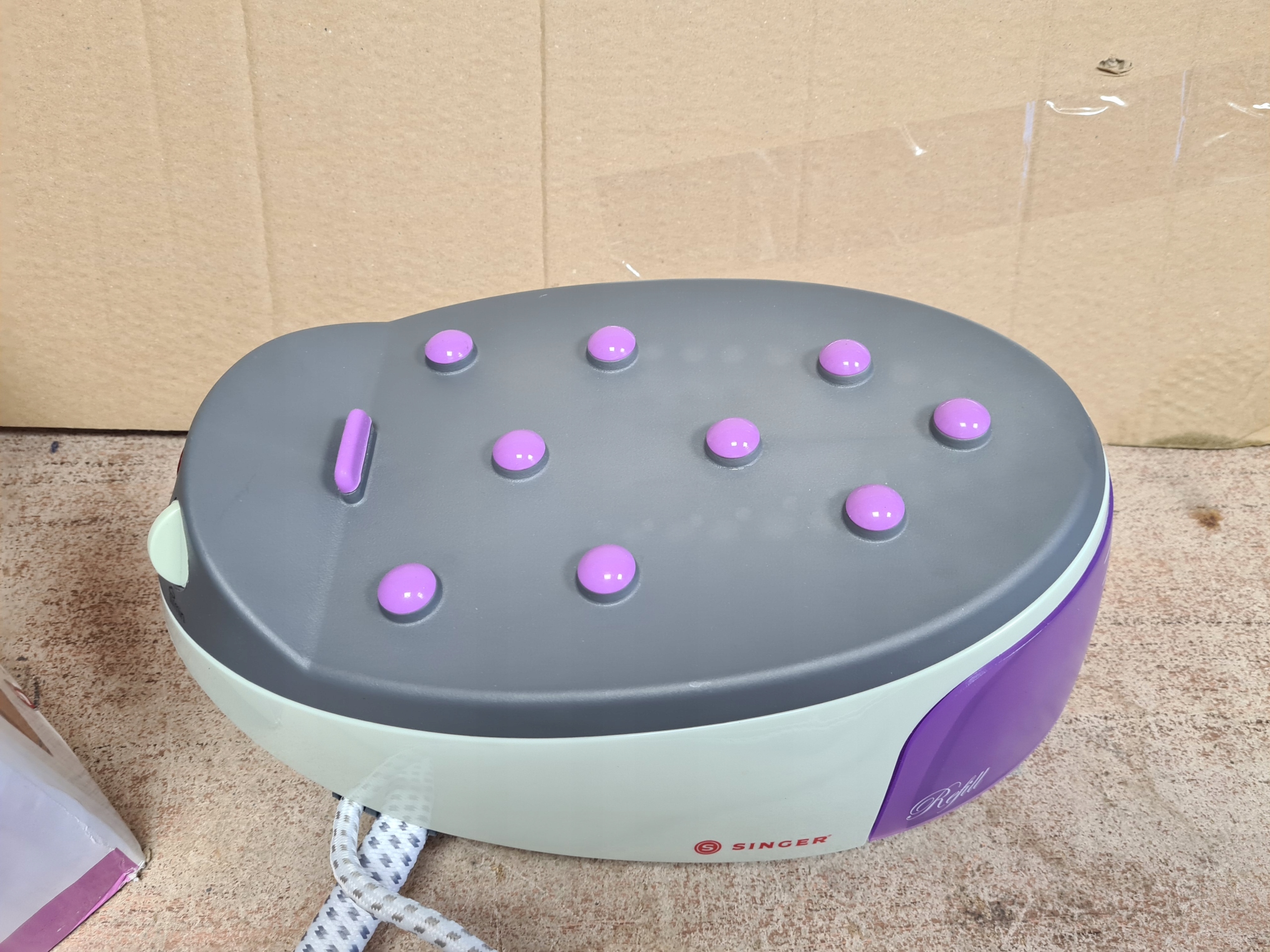 Stacja parowa SINGER SHG 2627 850W Moc 850 W