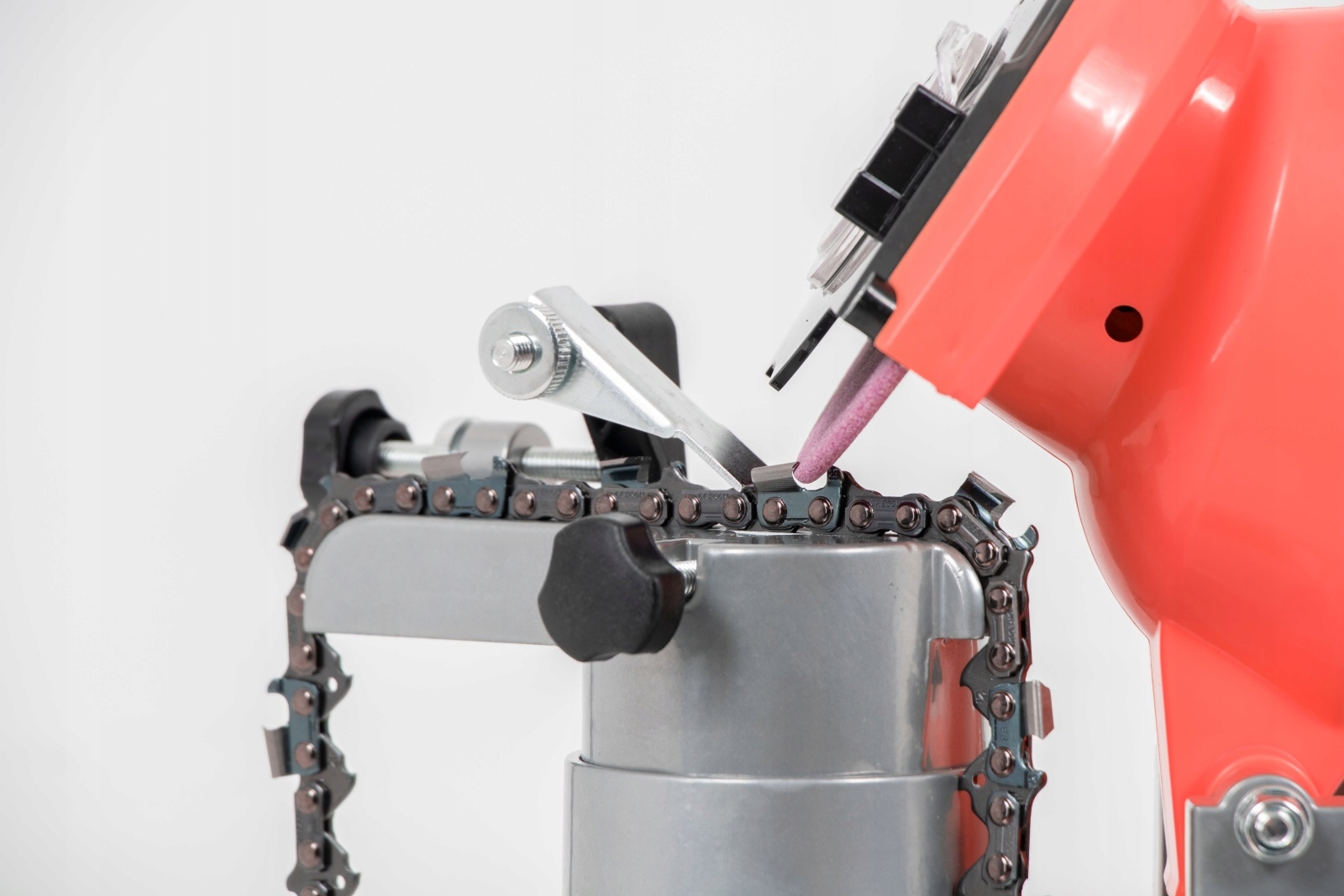 OSTRZAŁKA ELEKTRYCZNA DO ŁAŃCUCH OSTRZARKA ŁAŃCUCH PIŁY PILARKI 250W FE250M Waga produktu z opakowaniem jednostkowym 1.7 kg