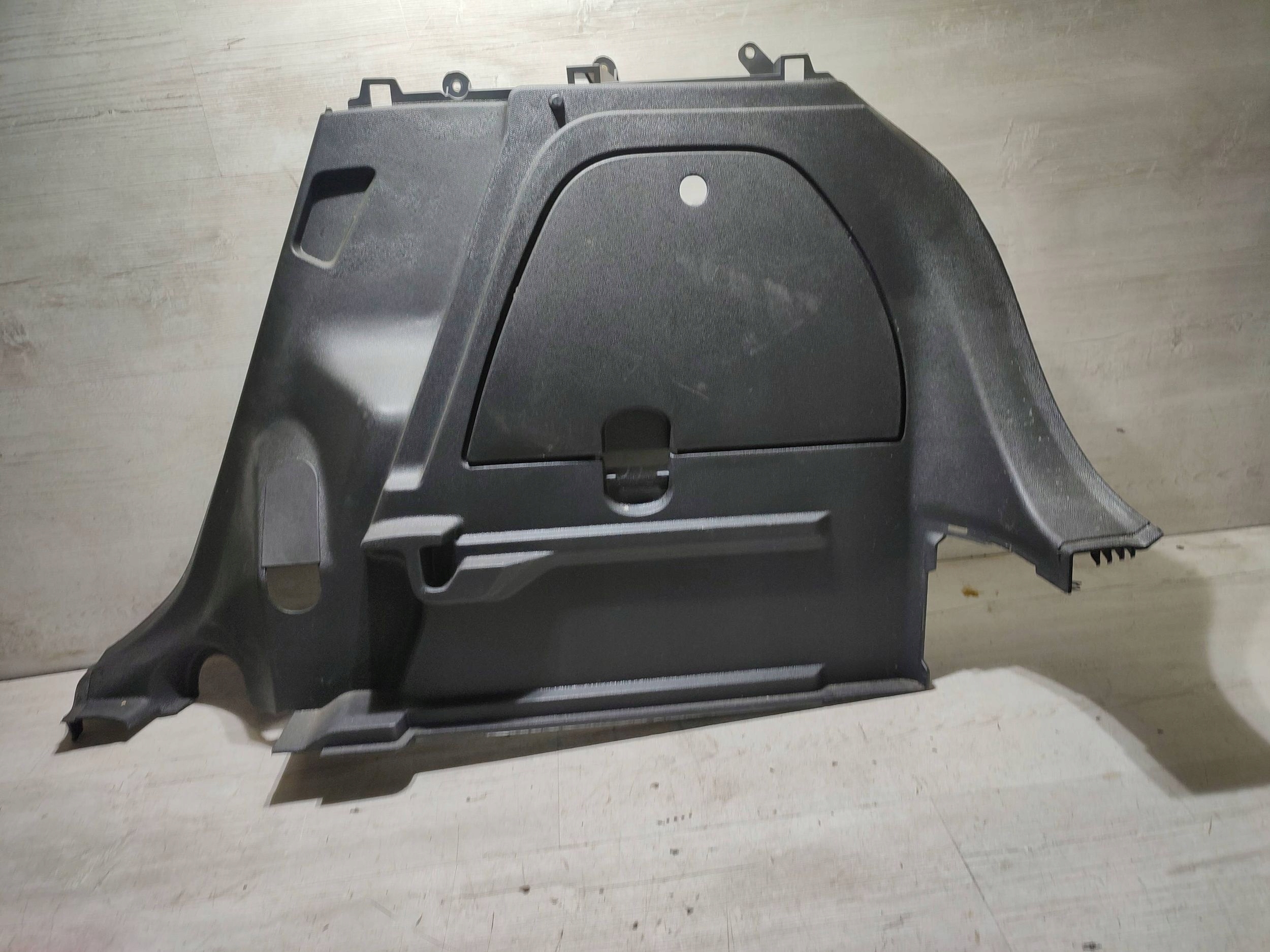 Opel Corsa E 2018 rear part side right boot upholstery