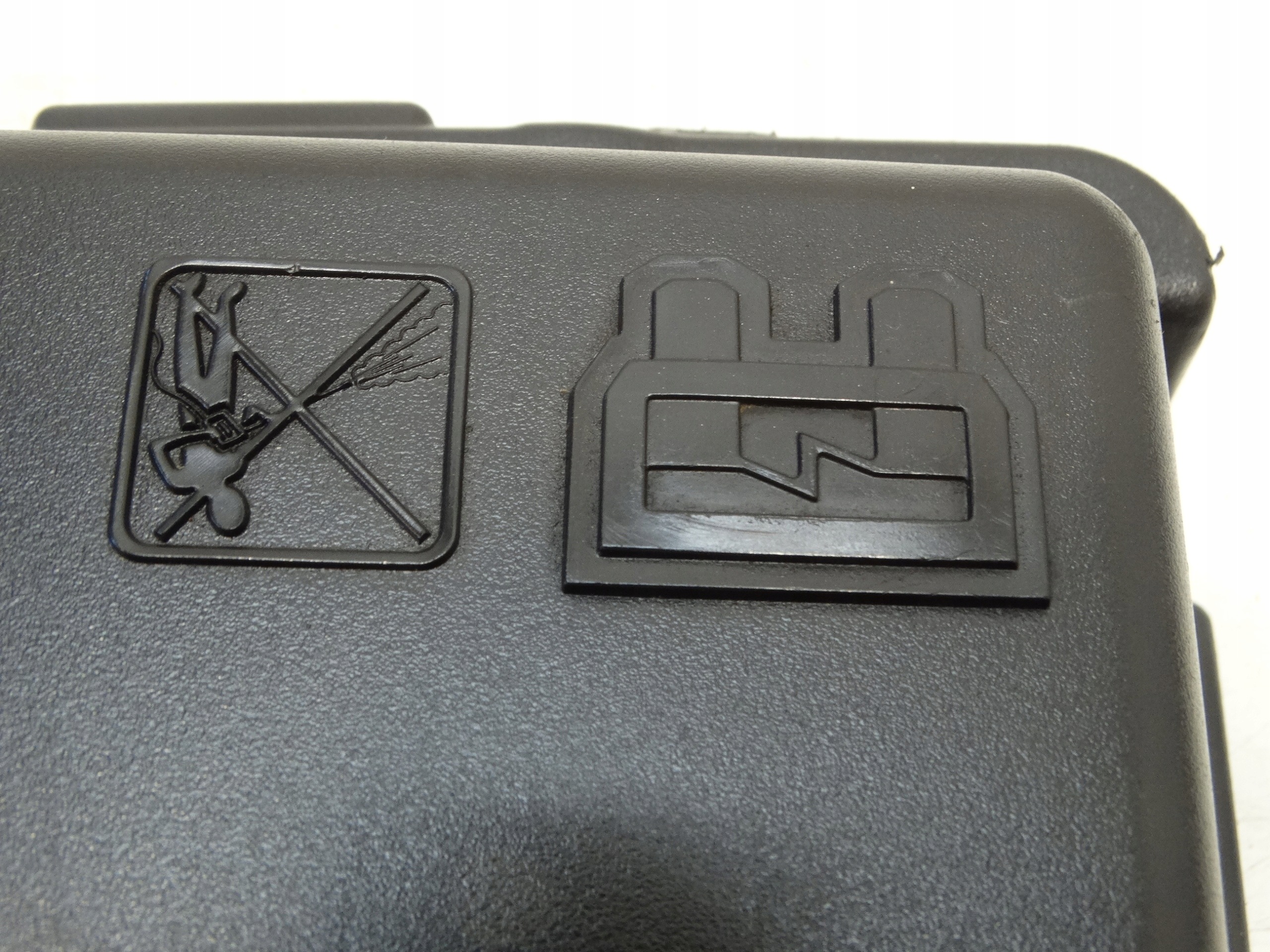 Blende Abdeckung Abdeckung der Sicherungen CITROEN C4 III CACTUS 9671924480