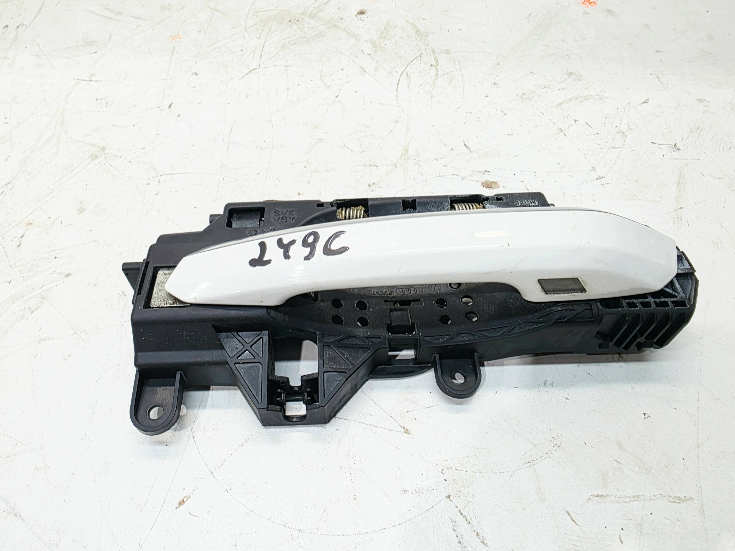 handle exterior door CHROM left rear part AUDI A4 B9 A5 8W0837811A LY9C