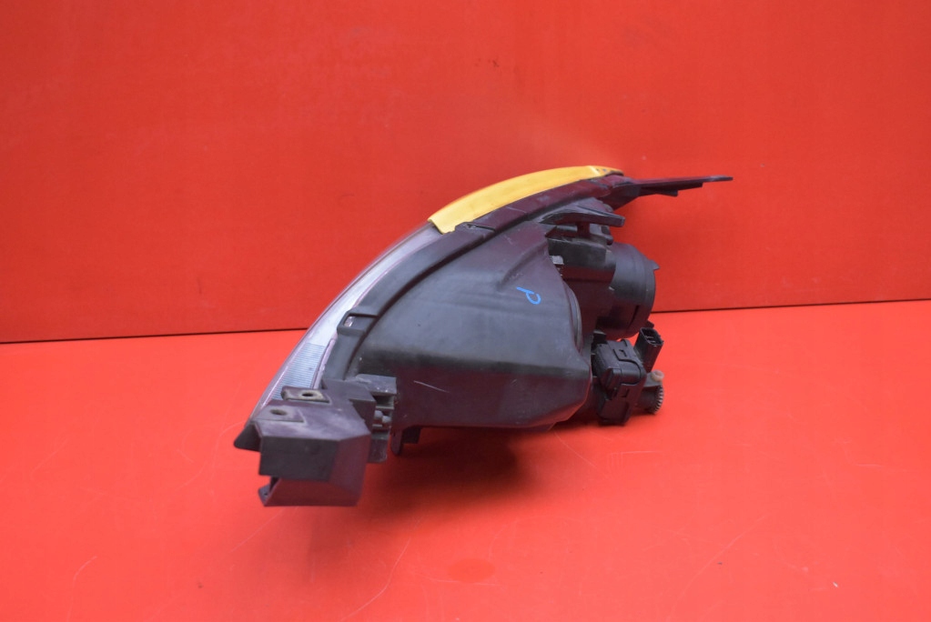 REFLEKTOR right light front lens EU P2951R MAZDA 3 1 and BK 03-06