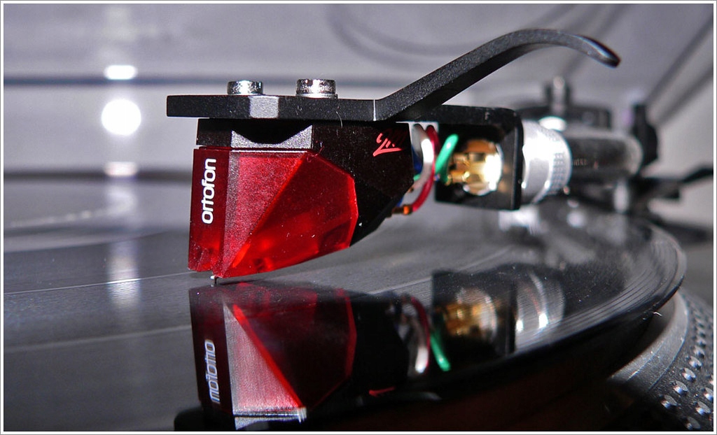 ORTOFON 2M RED WKŁADKA GRAMOFONOWA MM CZERWONA Separacja kanałów 22 dB