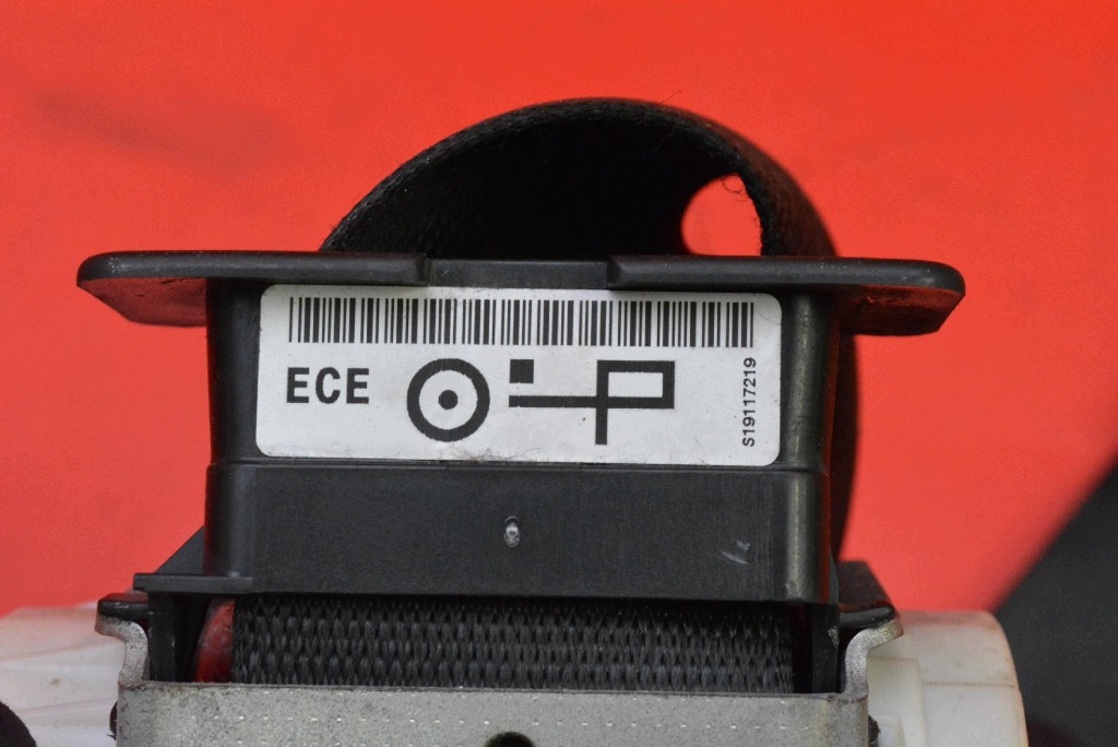 tension belt safety left front EU 9117219 BMW E87 07-12