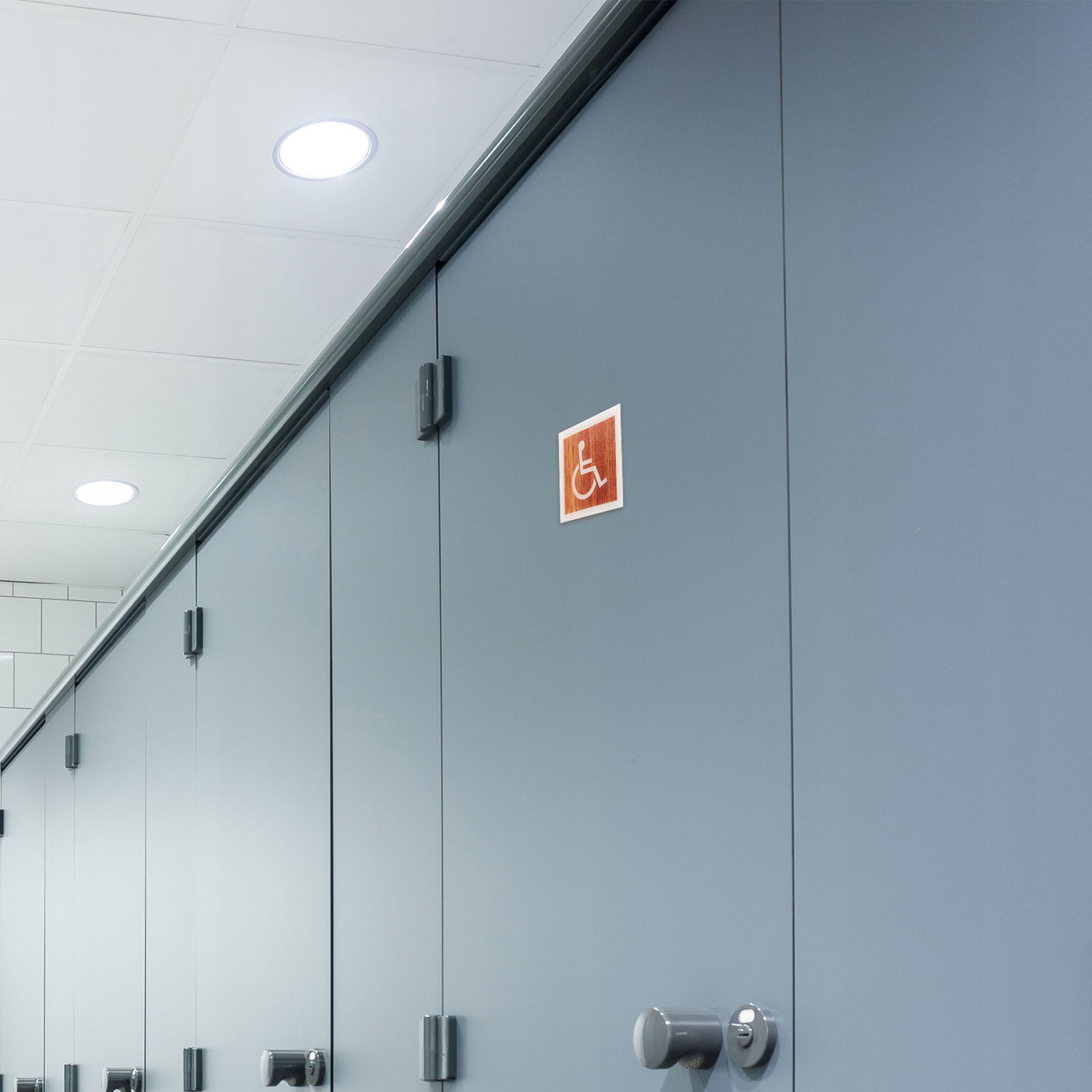 Znak toalety dla wózków inwalidzkich Marka bez marki