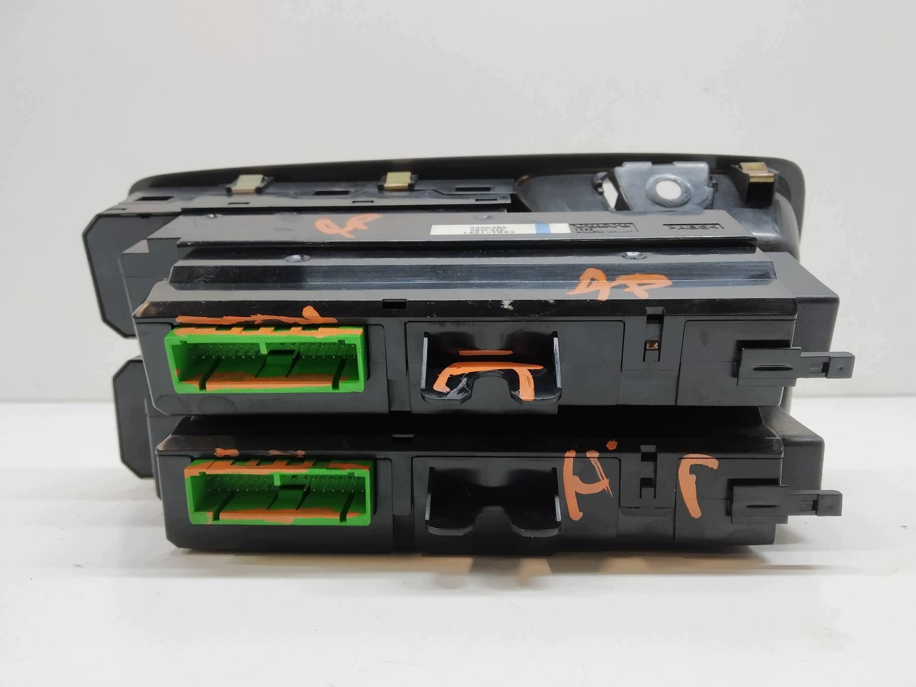 window control switch front left right 9496385 9496386 Volvo S80 and (1998-2006)