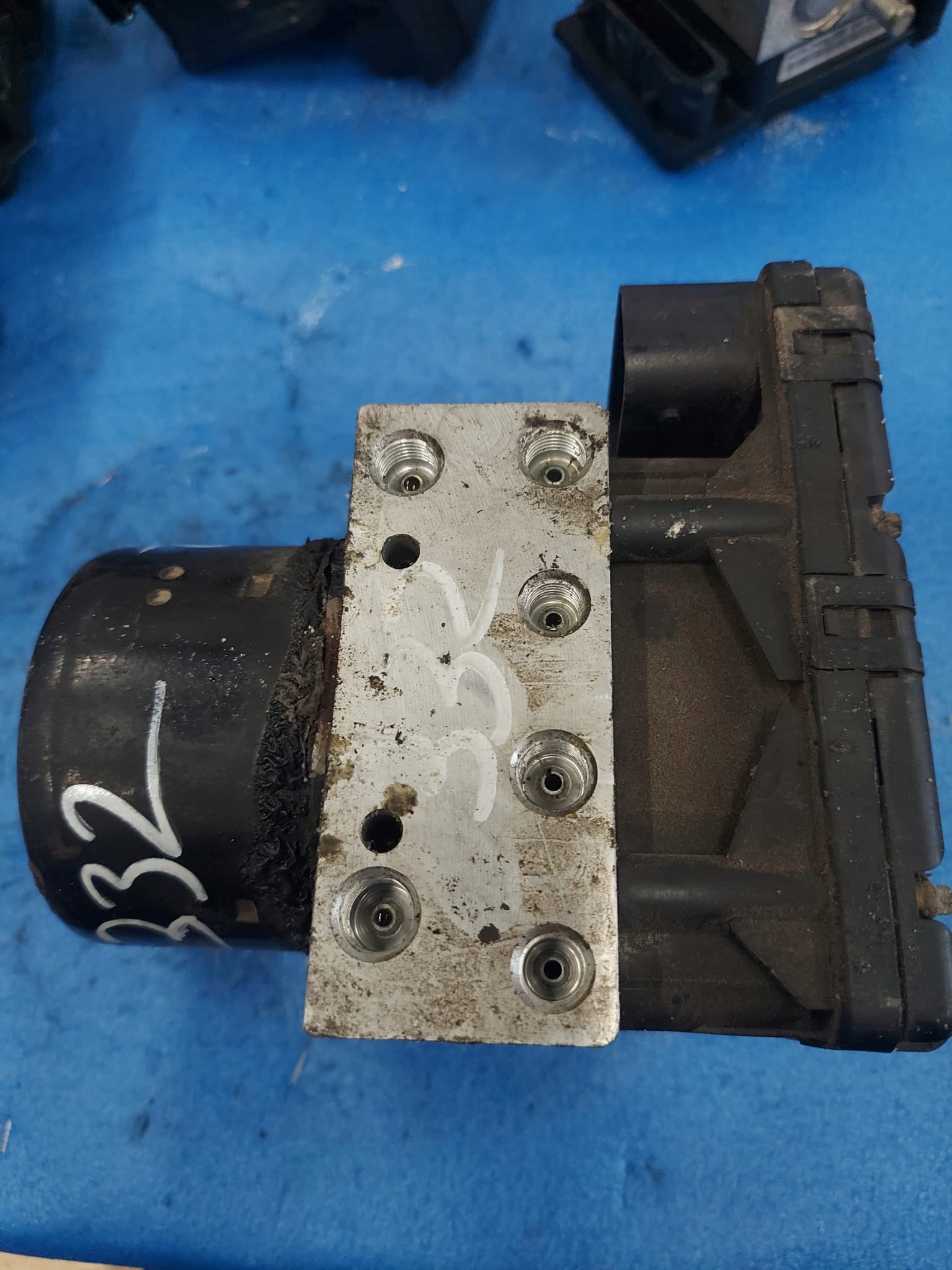 pump ABS CHRYSLER 05033150AA