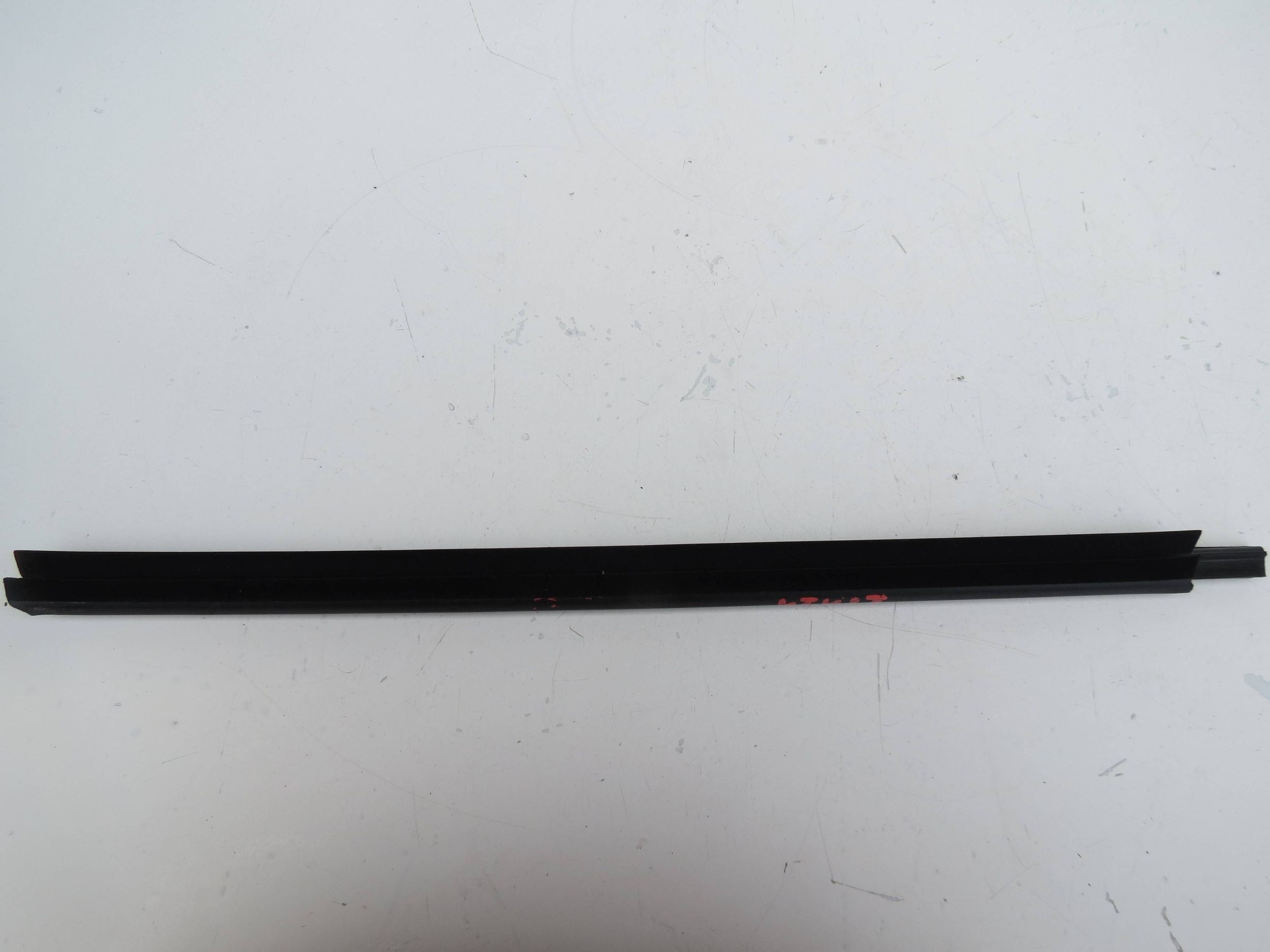 moulding dust VOLVO V60 2.0