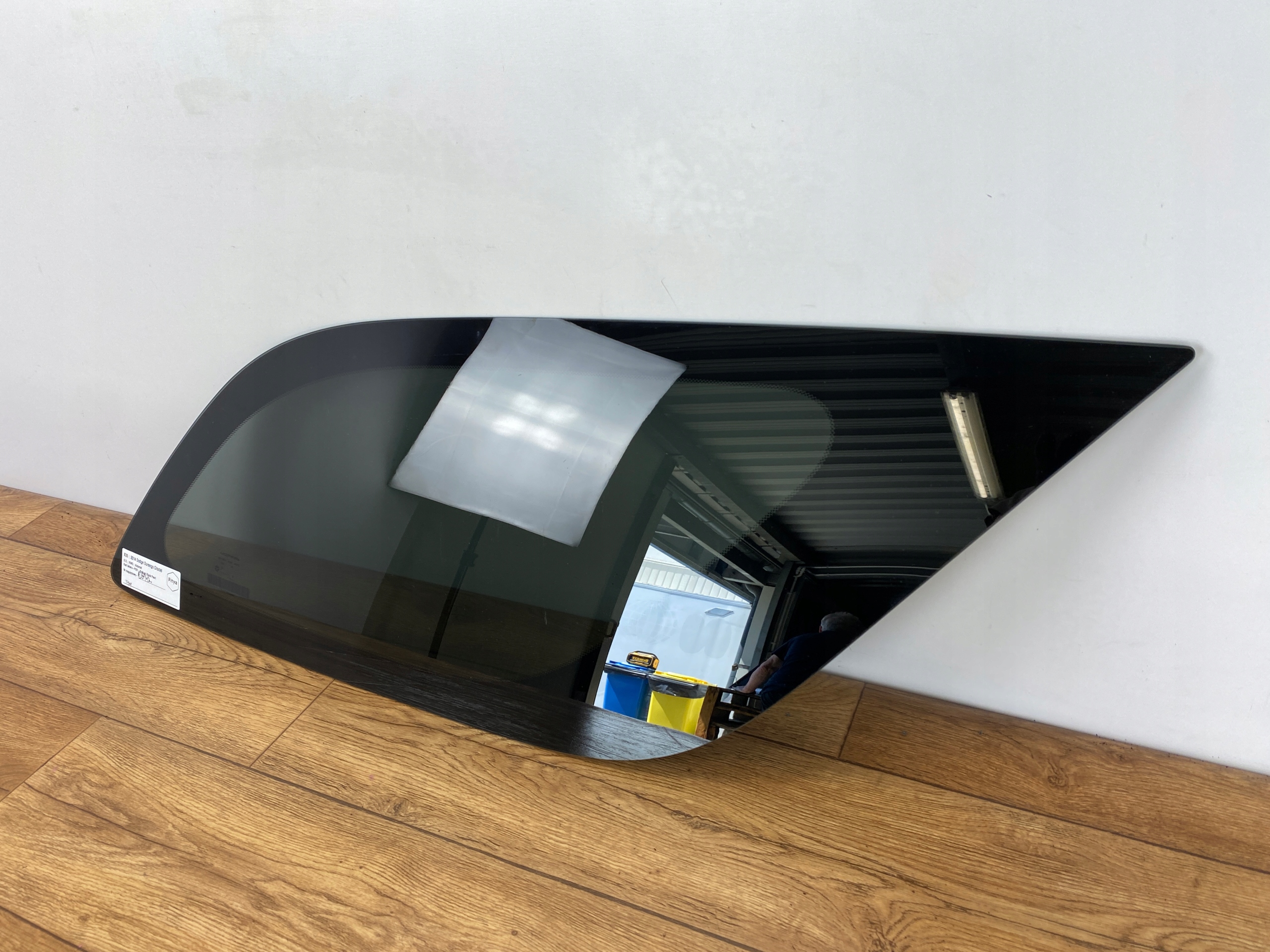 window bodywork right rear part Dodge Durango 2014+ USA