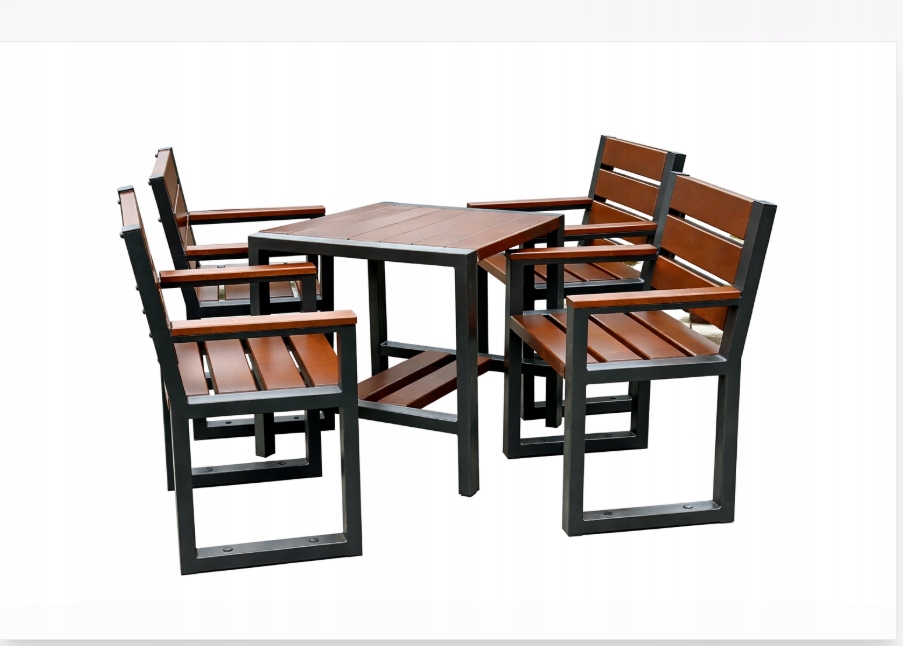 Sada dřevěného zahradního nábytku pro gastronomii, 4 židle a stůl