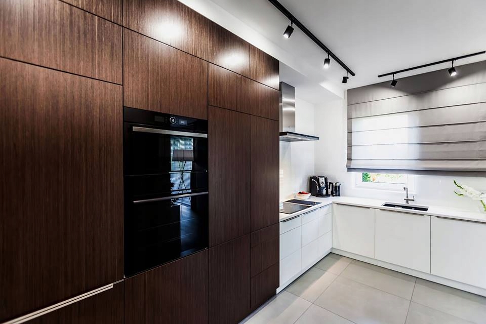 SZYNOPRZEWÓD SZYNA 1,9 M 1-FAZOWY DO LAMP CZARNY Kolor czarny