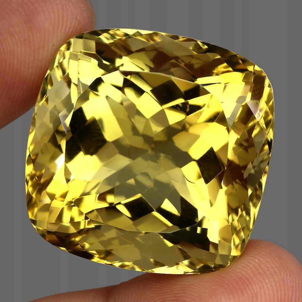 Citron exemplář přírodní kámen 141.24ct certifikát