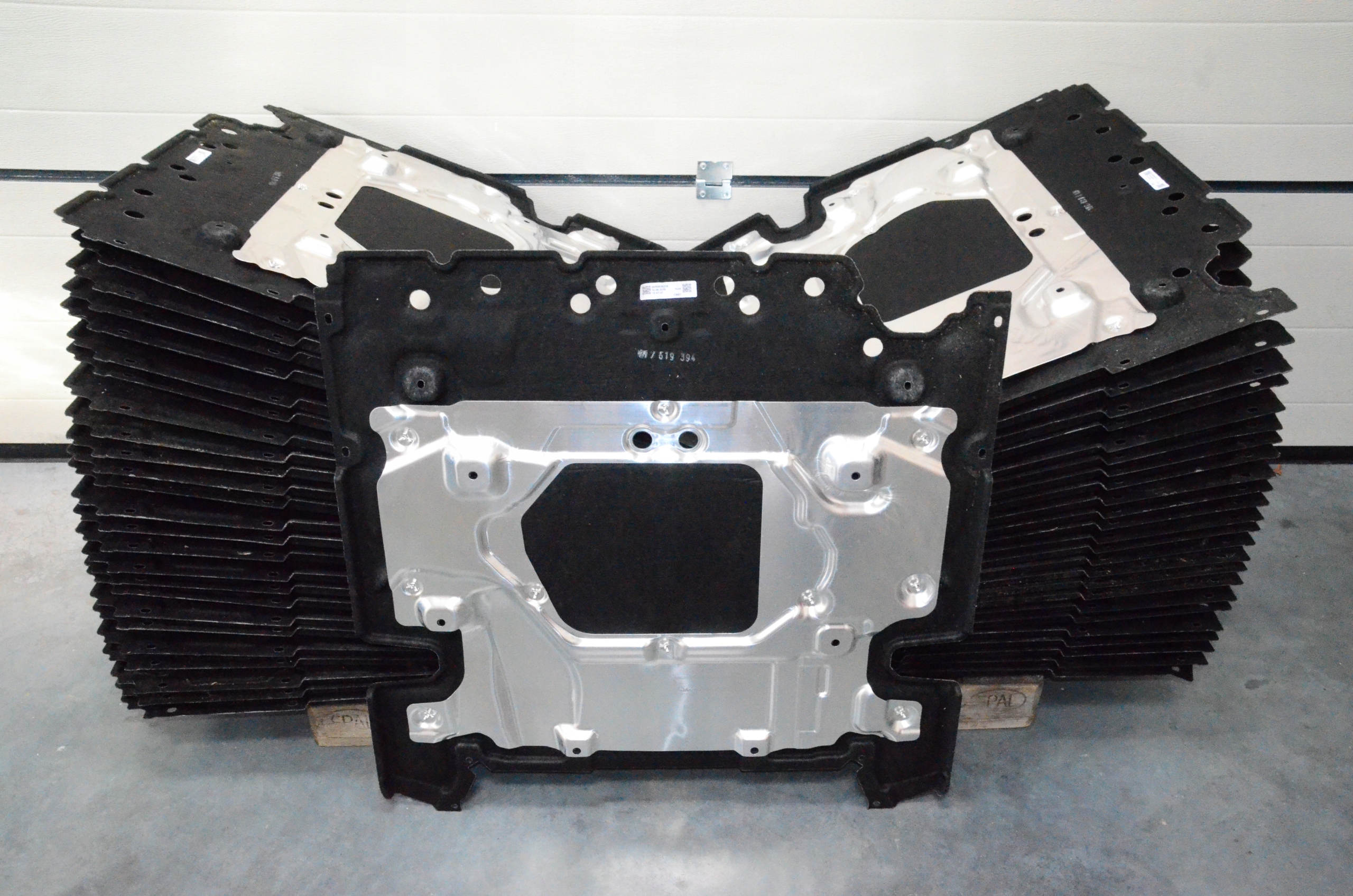 AUDI E-TRON OSŁONA POD SILNIK PODWOZIE 4KR863821A NOWA OMA