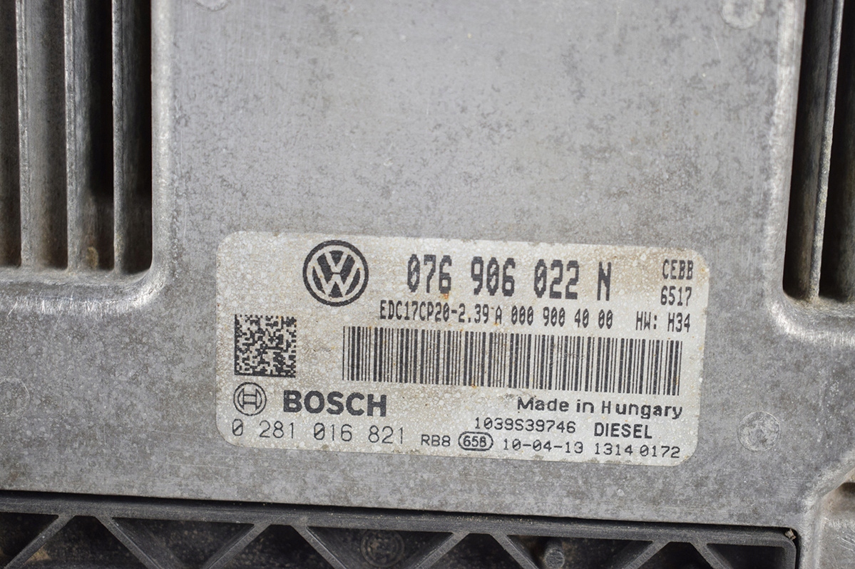 ordinateur * unité de commande électronique uce VW 076906022N