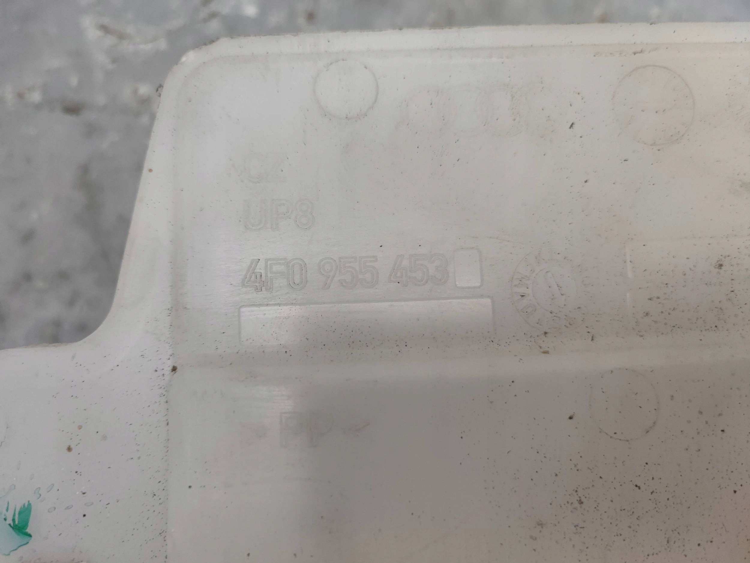 washer fluid tank AUDI A6 C6 KOMBI 4F0955453