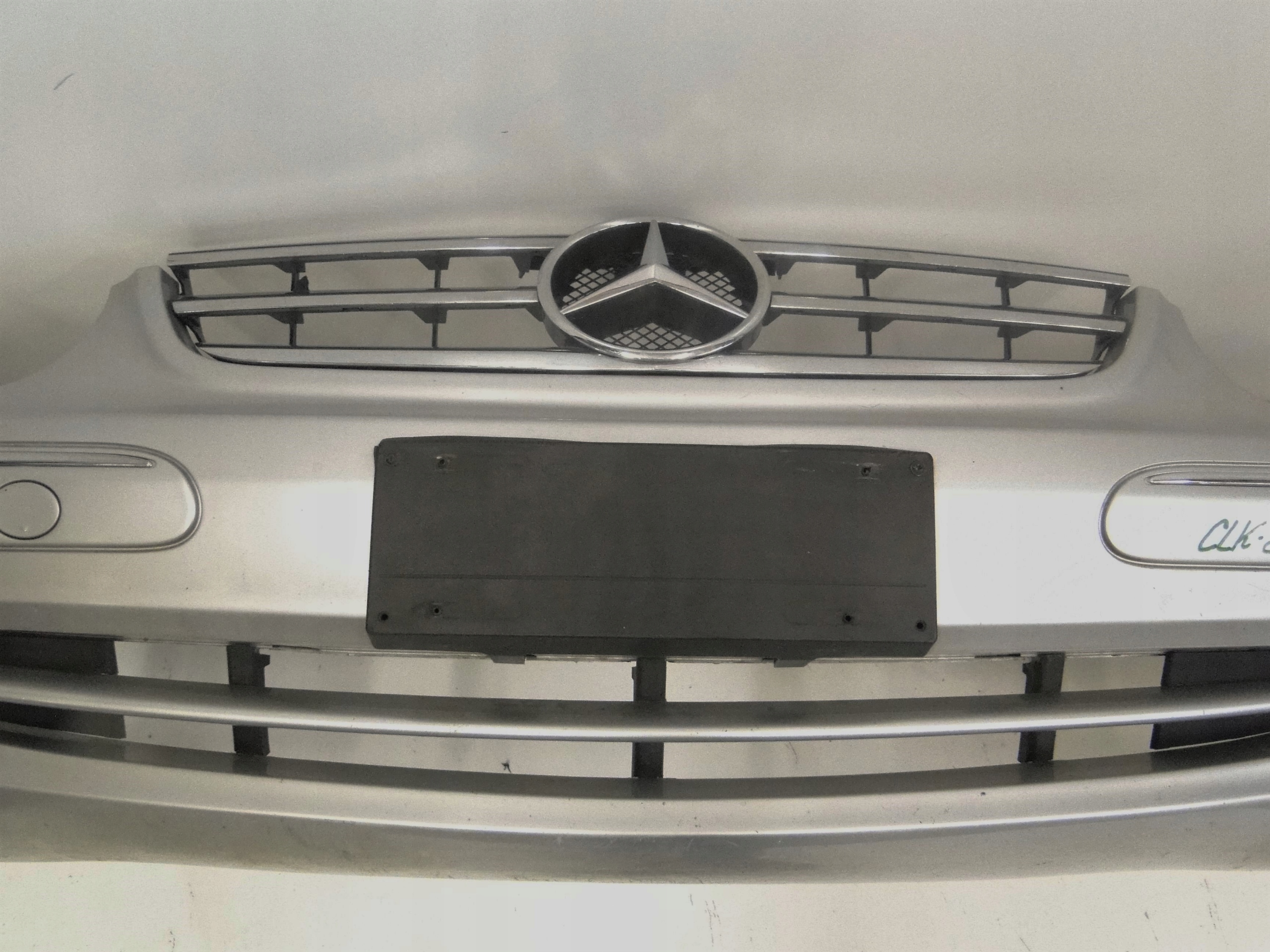 MERCEDES CLK 209 W209 GRILL ATRAPA BEZ RADARU Kolor czarny