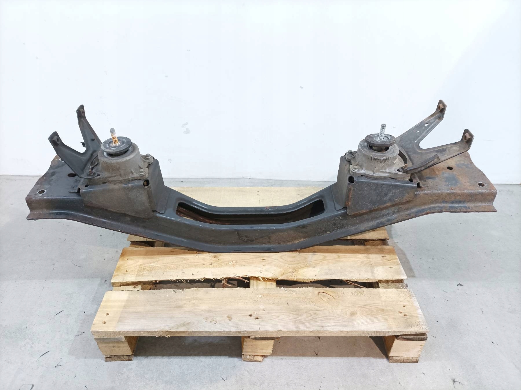 axle beam sider bearing below engine Ford Transit VI (2006-)