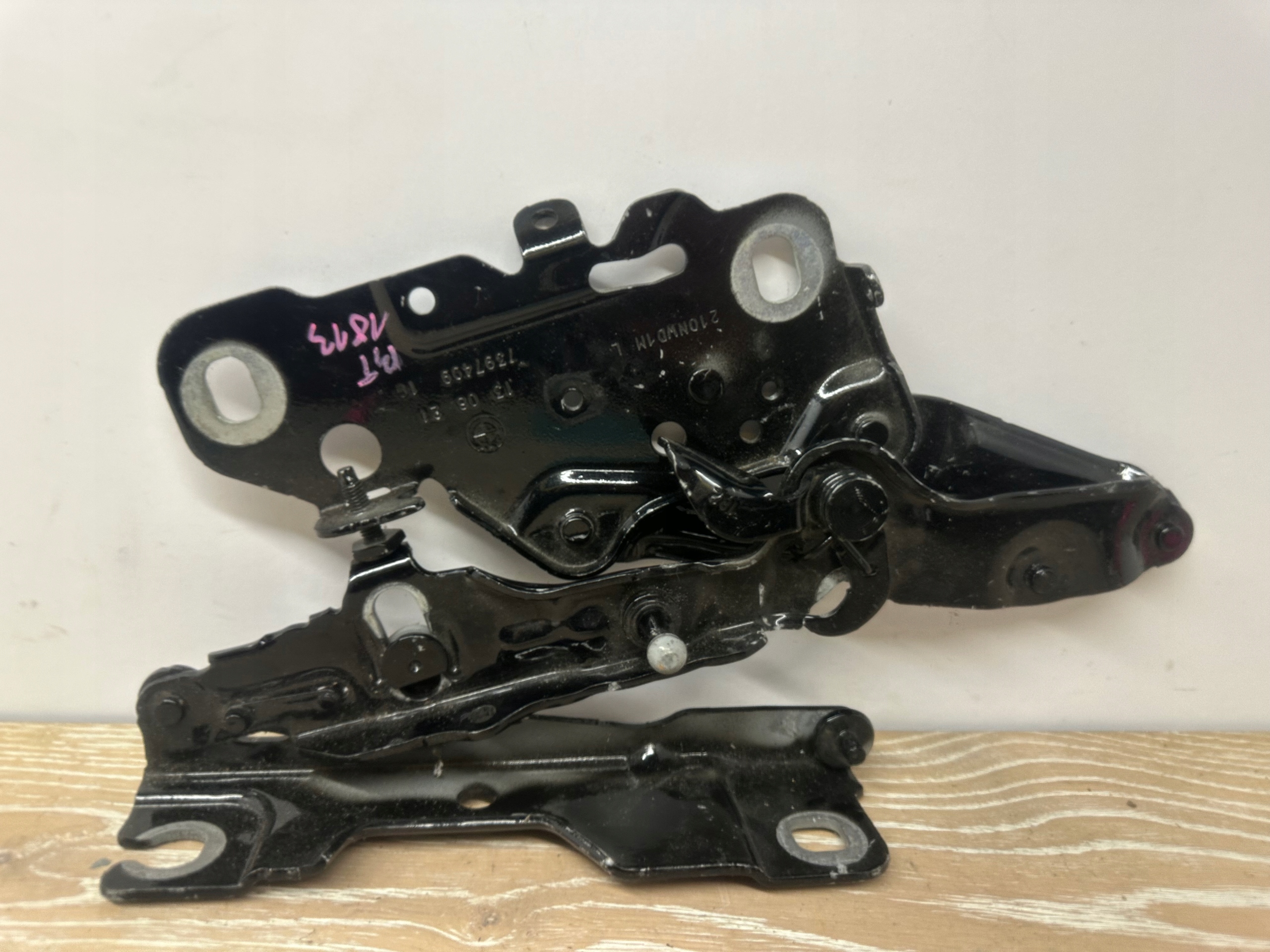 BMW G01 X3 G02 NABOJ hinge bonnets left 7397499