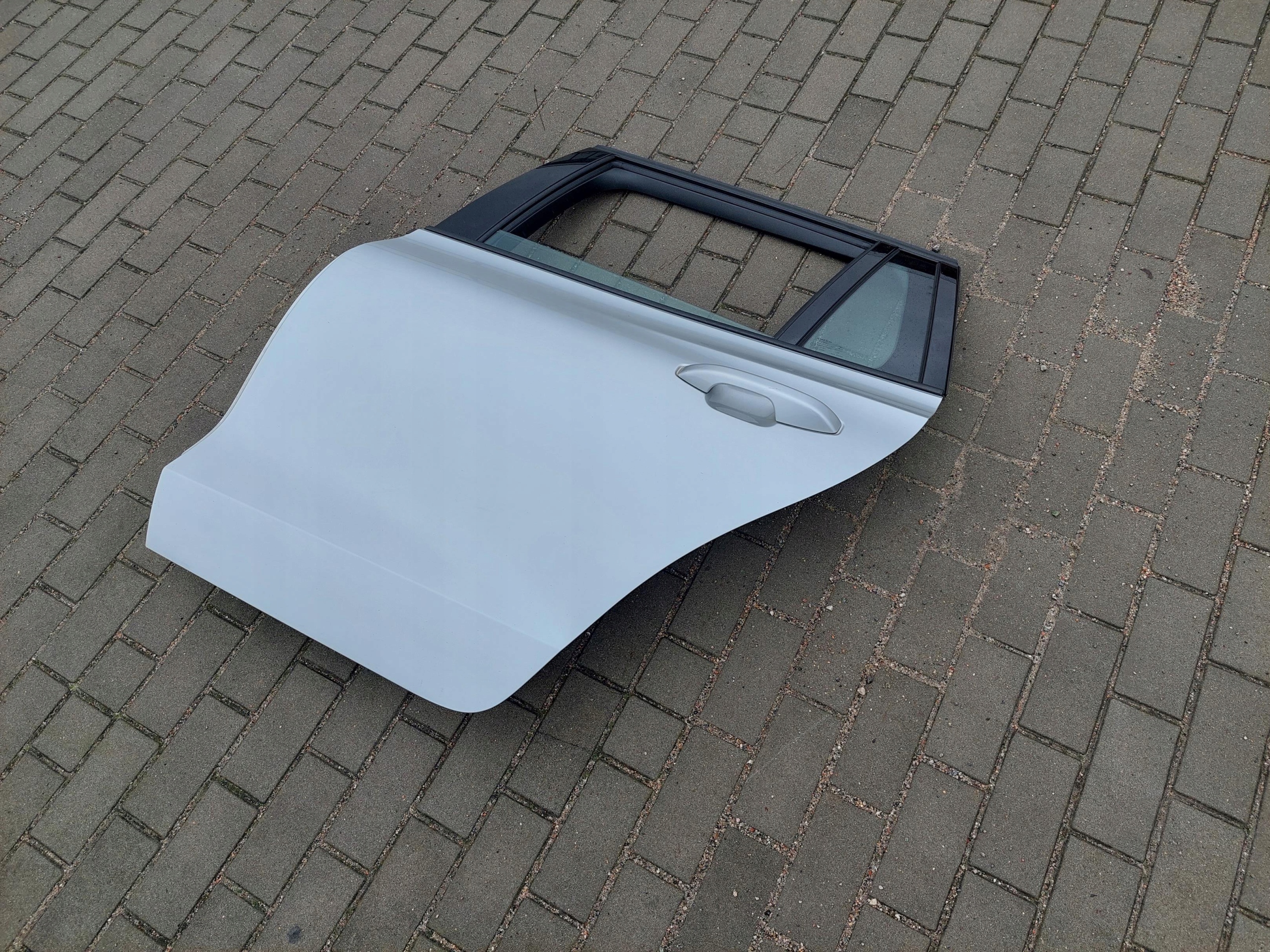 door rear part left rear. left complete VOLVO V60 II 711-16