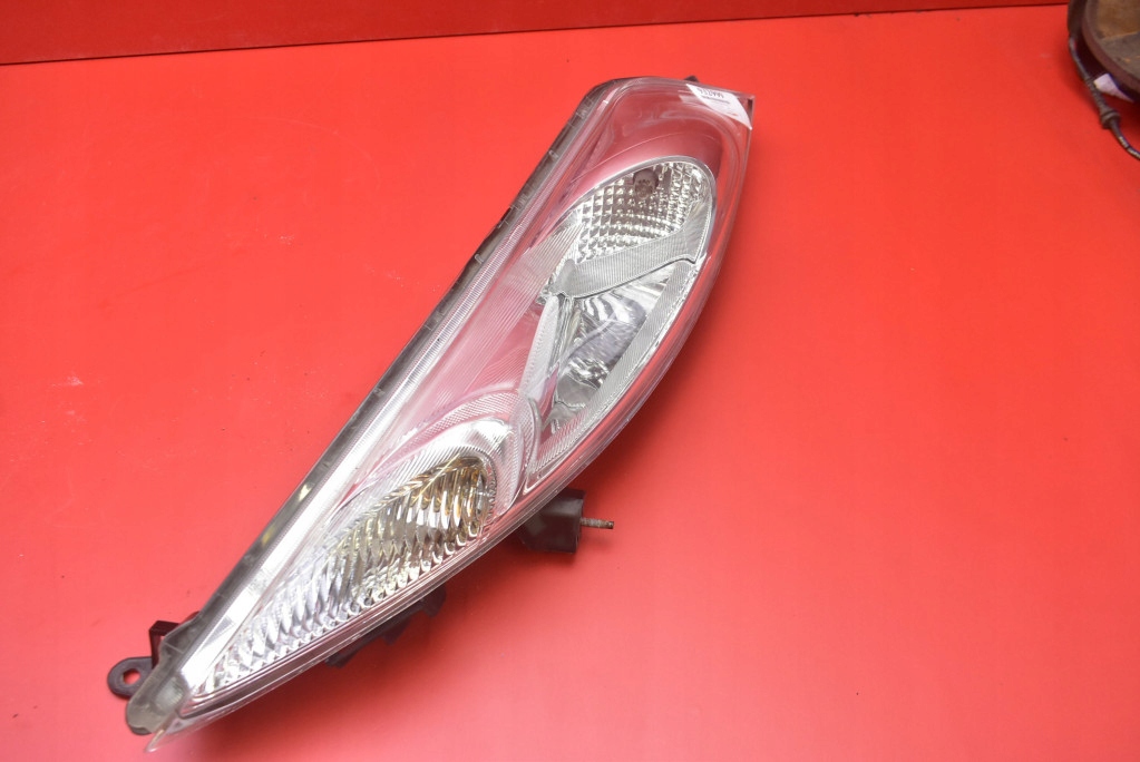 REFLEKTOR left light front EU NISSAN JUKE 1 and 10-15