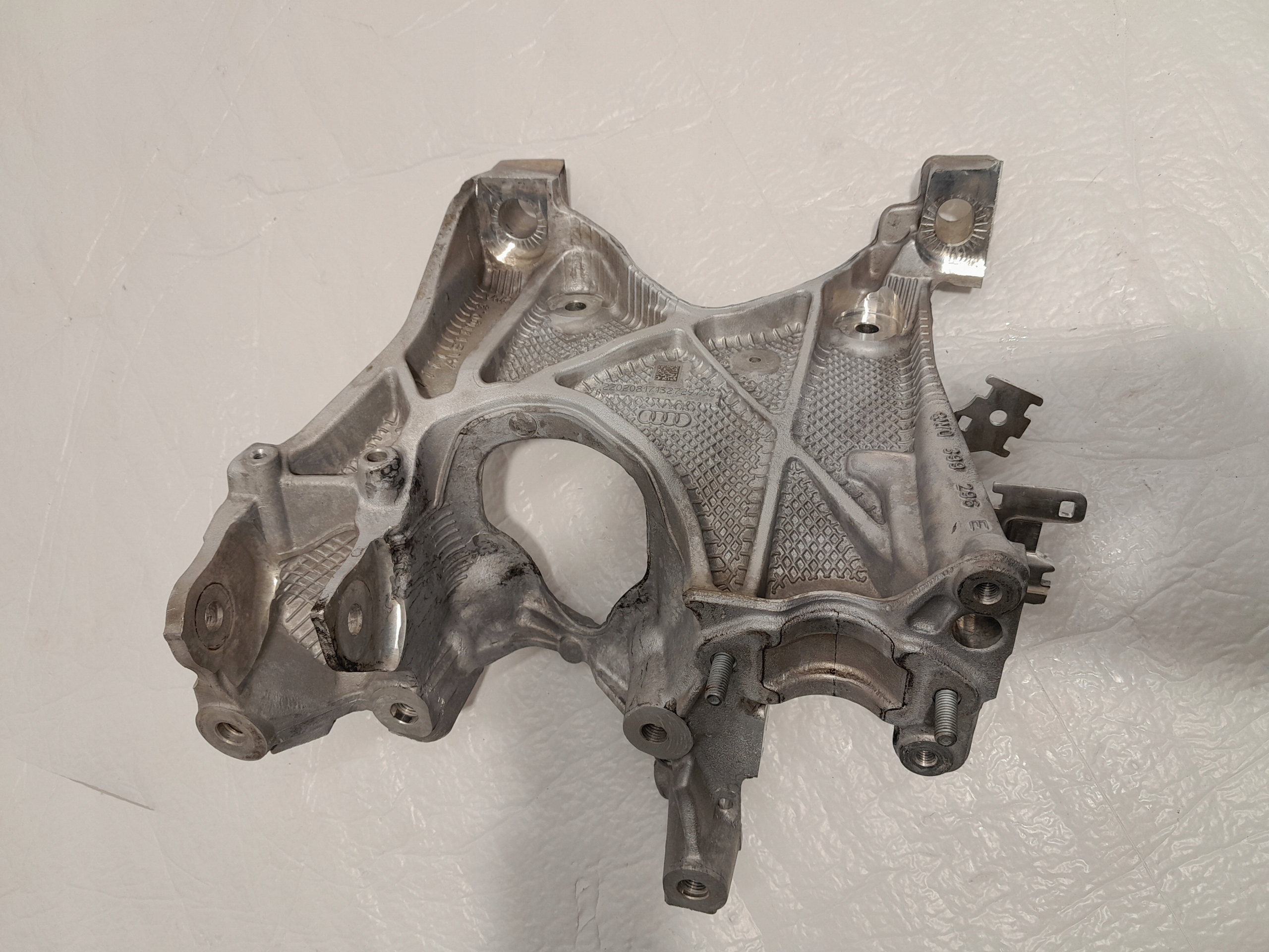 AUDI A4 B9 LIFT holder sususpension engine mount 8W0399296E