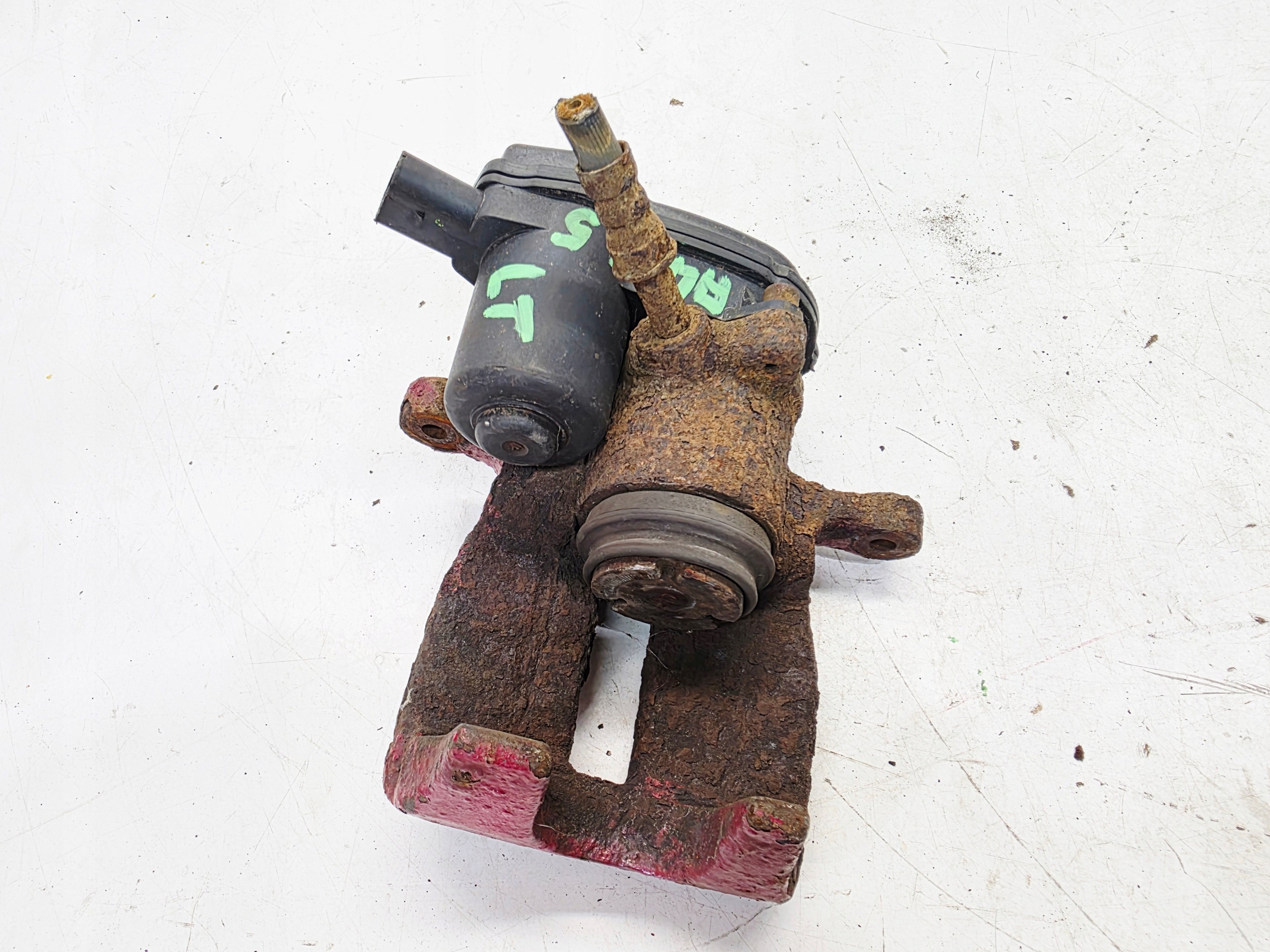 caliper brake electrical left rear part AUDI A4 B8 A5 Q5 below discs 330MM