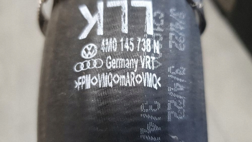 Audi Q8 hadice intercoolera 4M0145738N