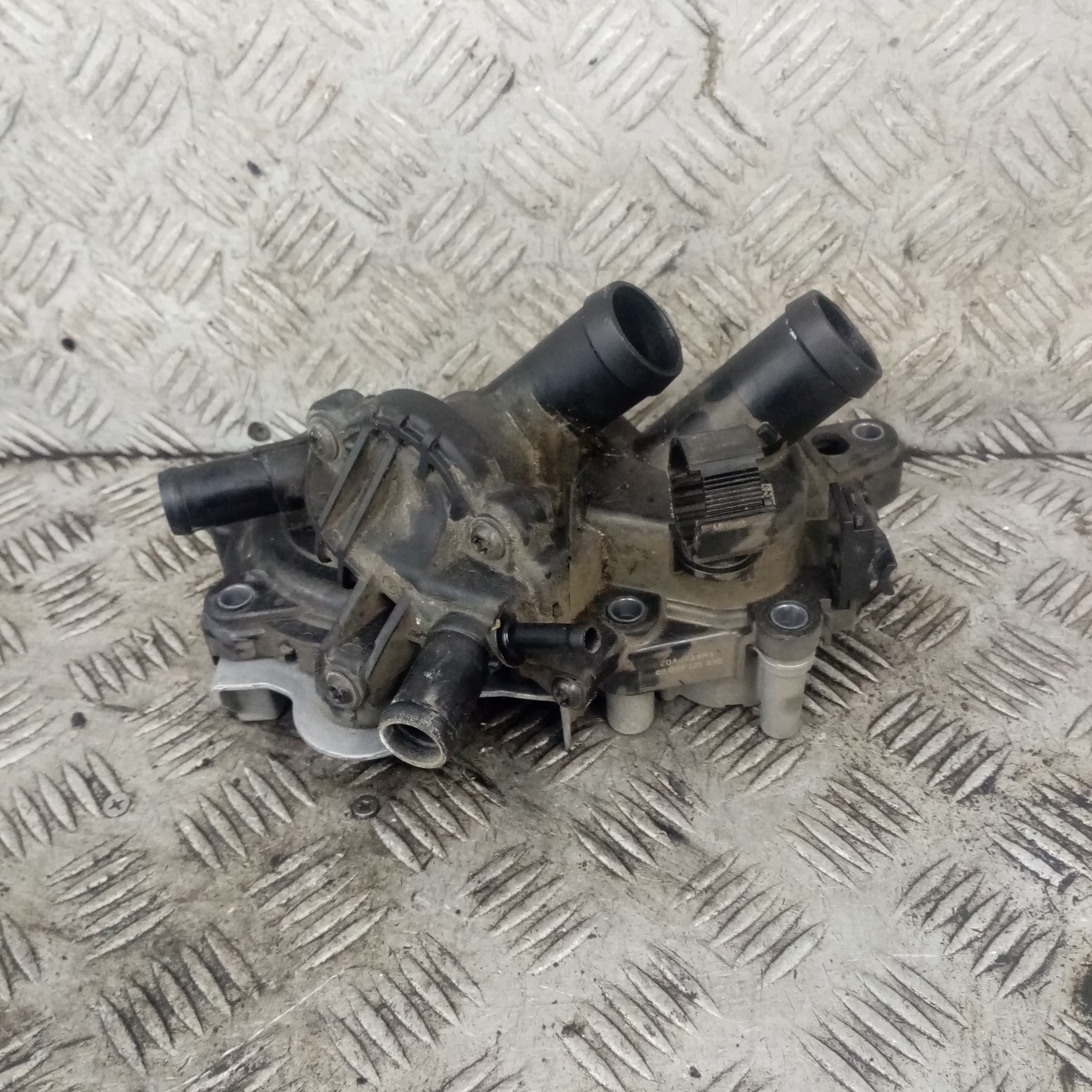 water pump SKODA RAPID 04E121042 04E121600B