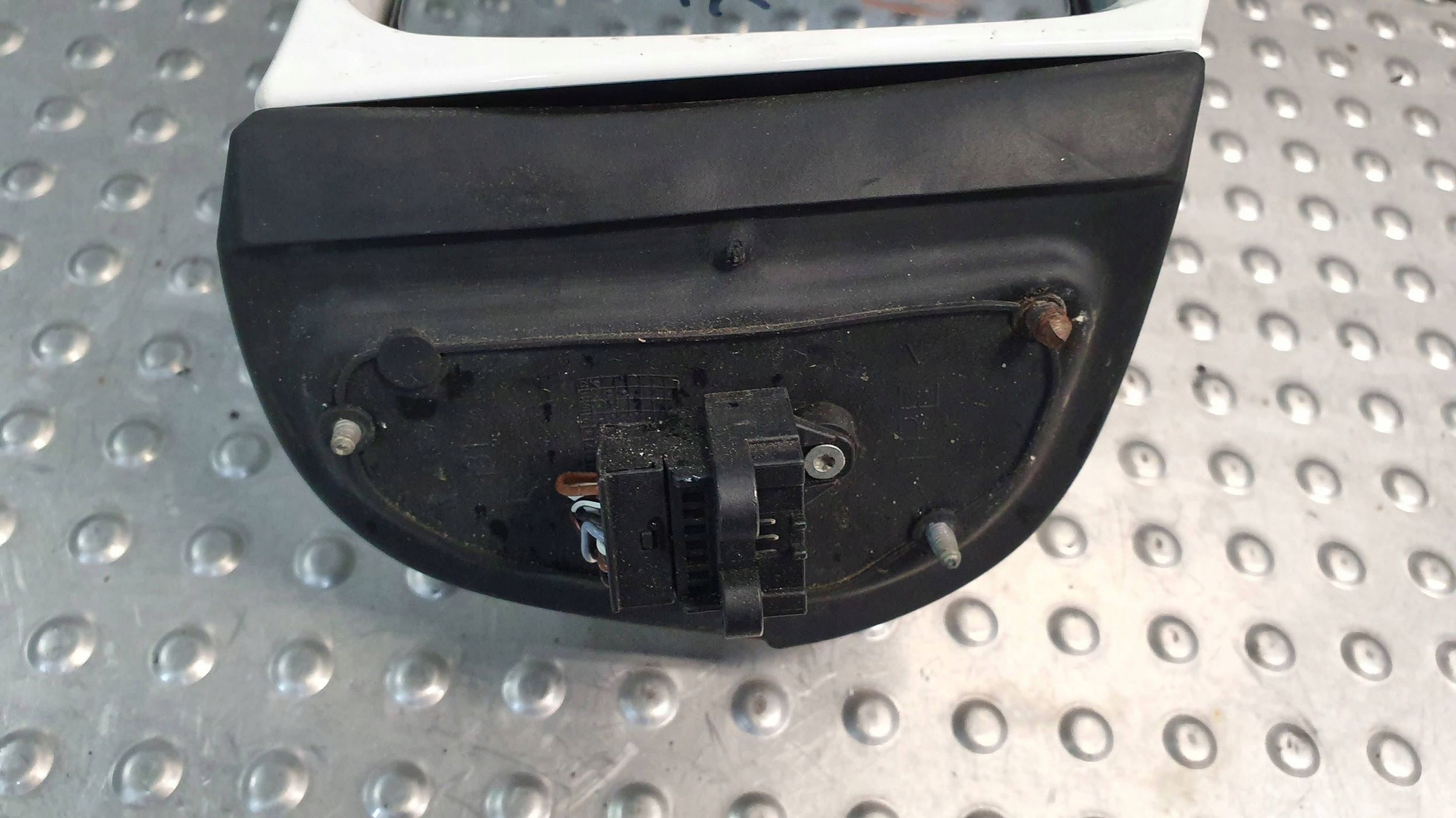 mirror right MERCEDES E-KLASA W210 7 PIN 2108108616 95