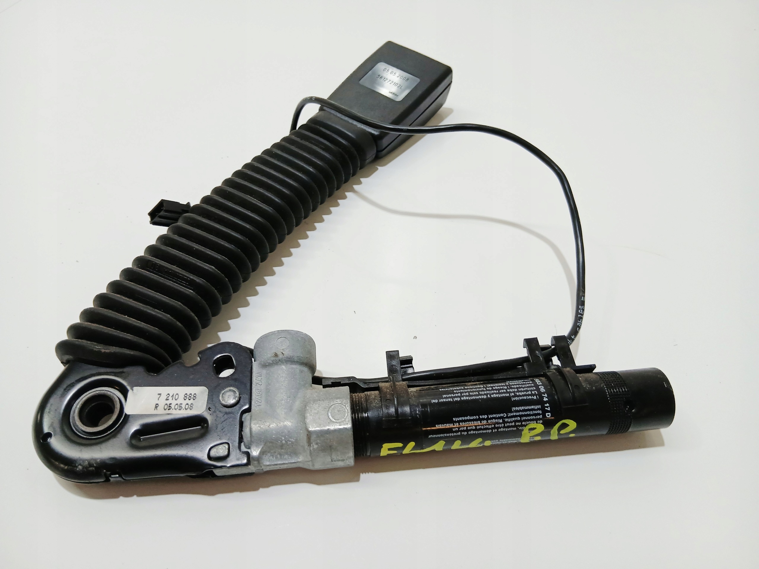 seat belt pretensioner right front BMW E60 E61 LIFT 7210888