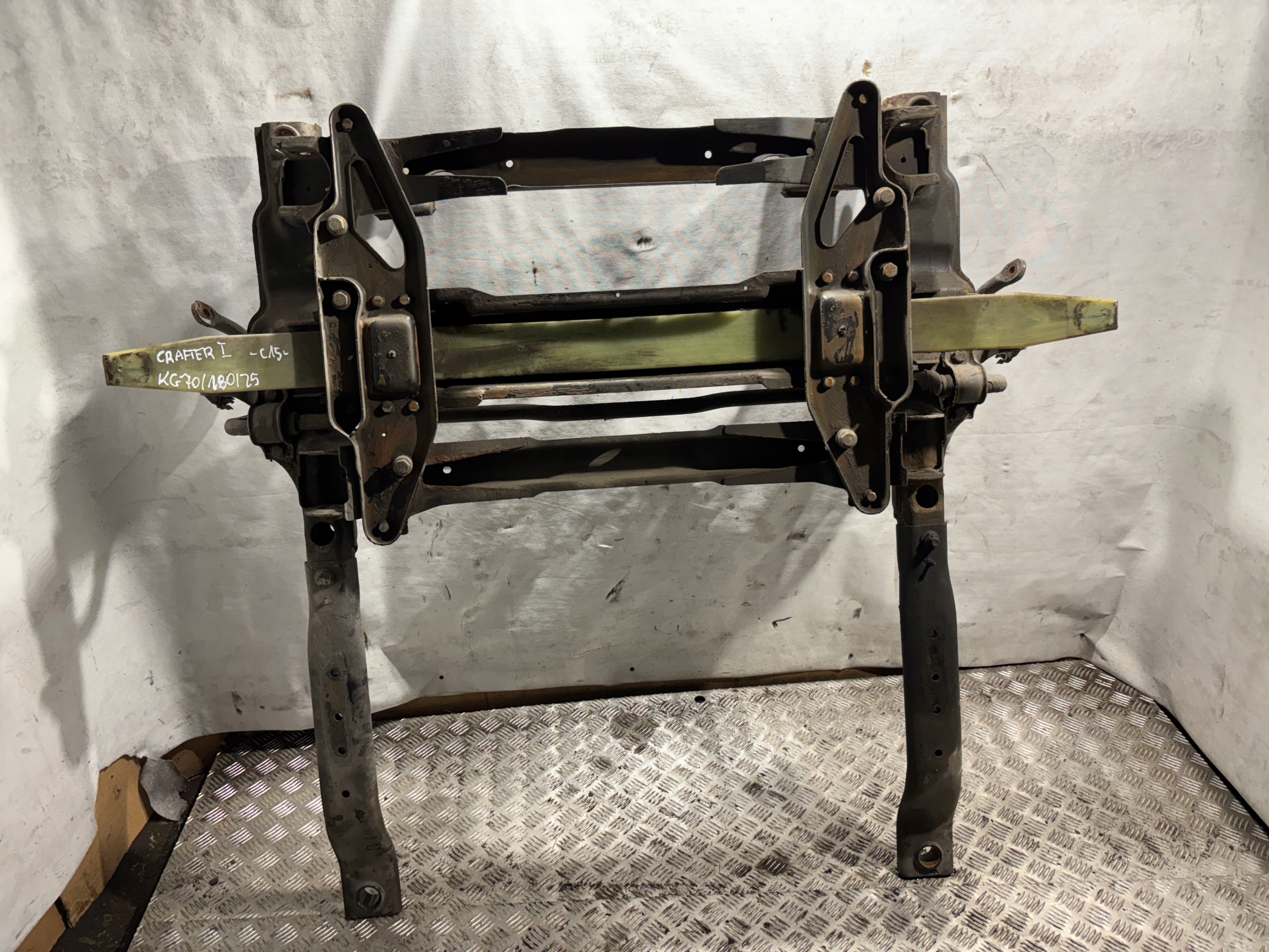 subframe axle beam front Volkswagen Crafter and 2,5TDI