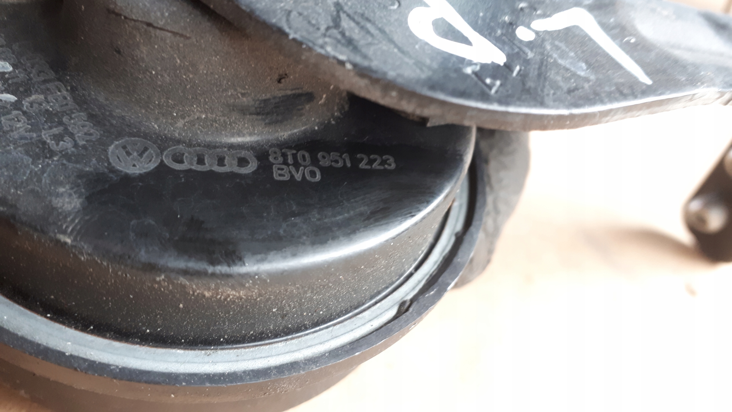 S4 B8 LIFT KLAKSON SYGNAL left front 8T0951223 S5