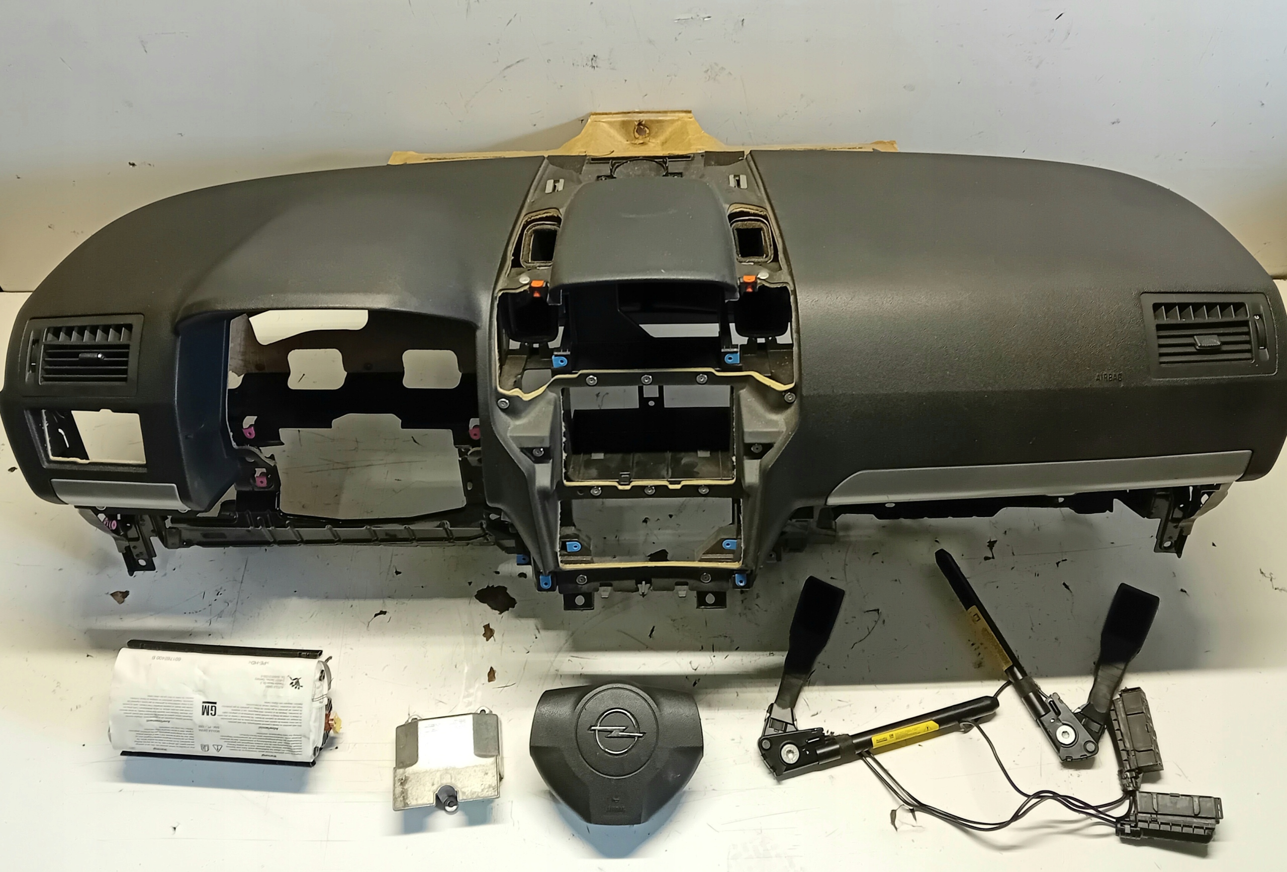 dashboard console airbag OPEL ZAFIRA B