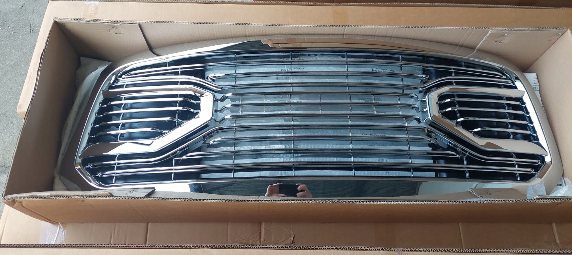 ATRAPA GRILL PEŁEN CHROM LIMITED + LOGO RAM DODGE RAM 1500 2013-2018 Typ samochodu 4x4/SUV