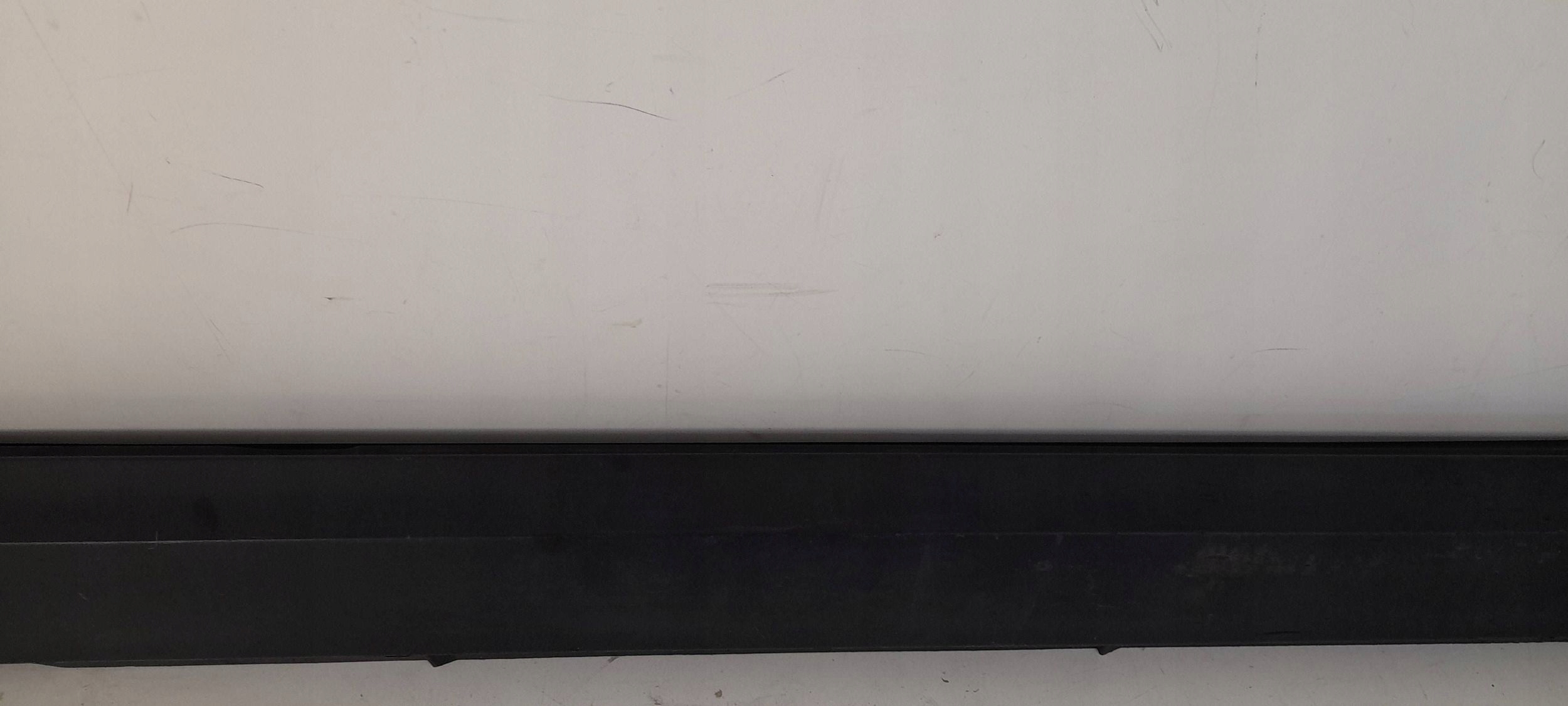 Porsche Macan 95B moulding threshold right 95B853554A (LS83)